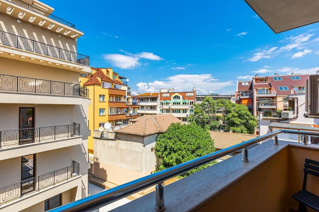 Florance flat next to Old Town & City Center NEW