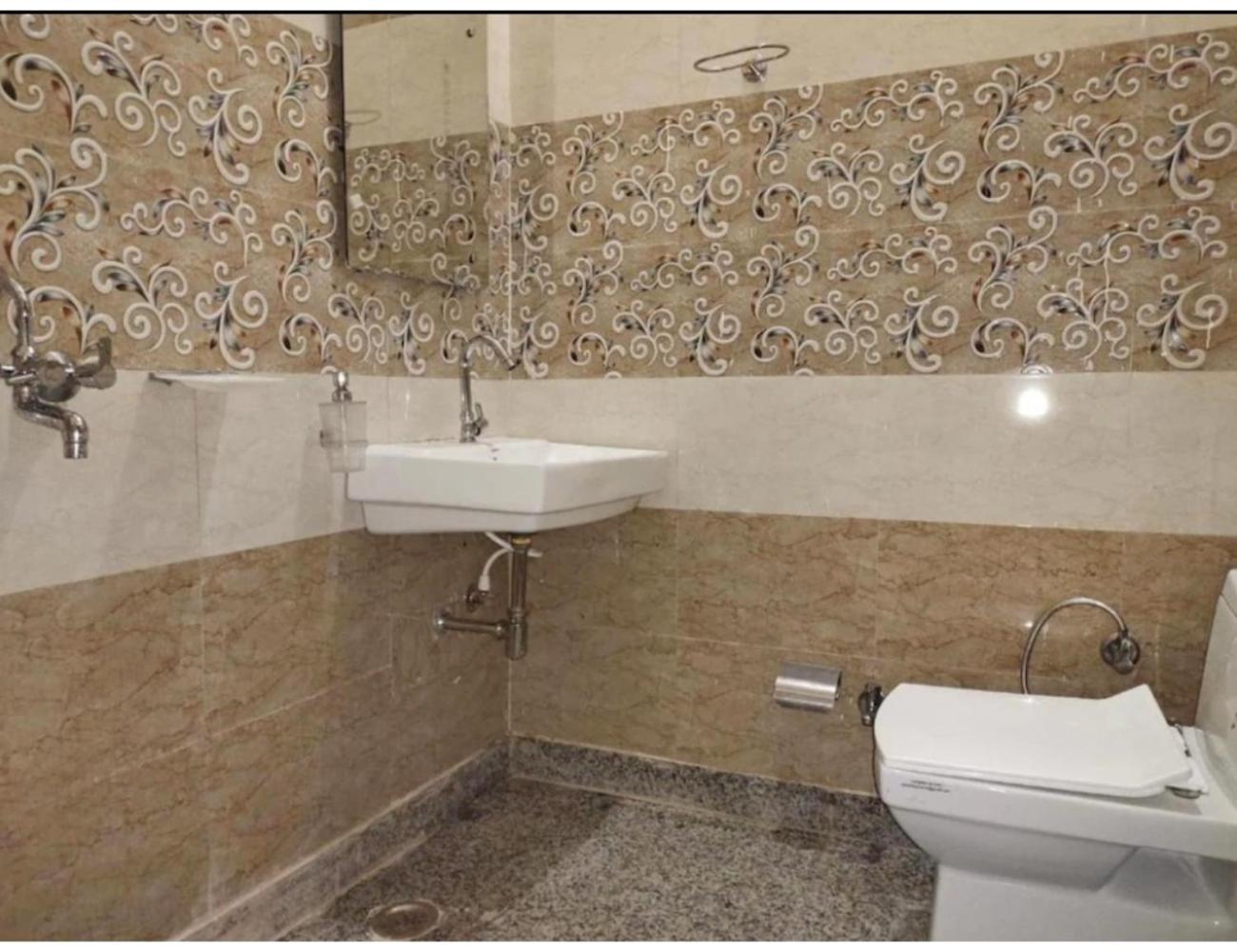 Viren Plaza, Agra