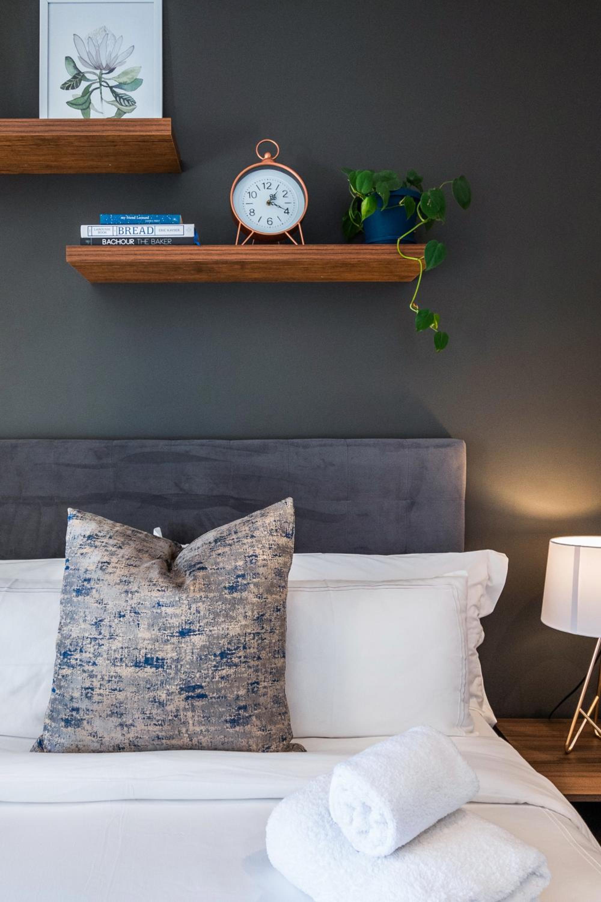 Luxurious Green Point Getaway