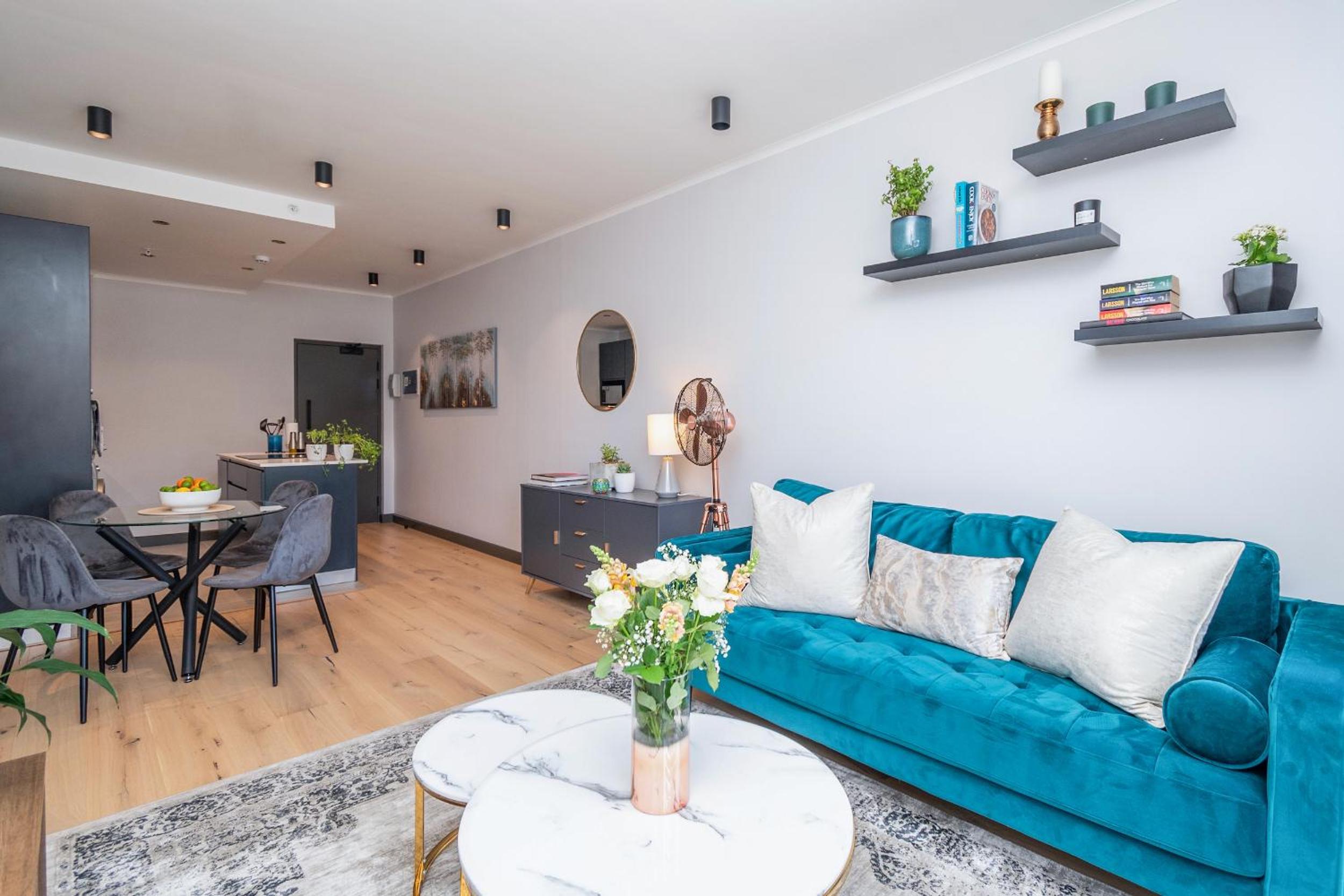 Luxurious Green Point Getaway