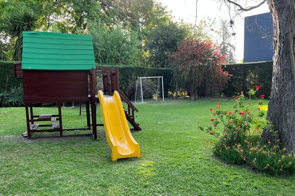 Casa en Ing. Maschwitz con gran parque y pileta