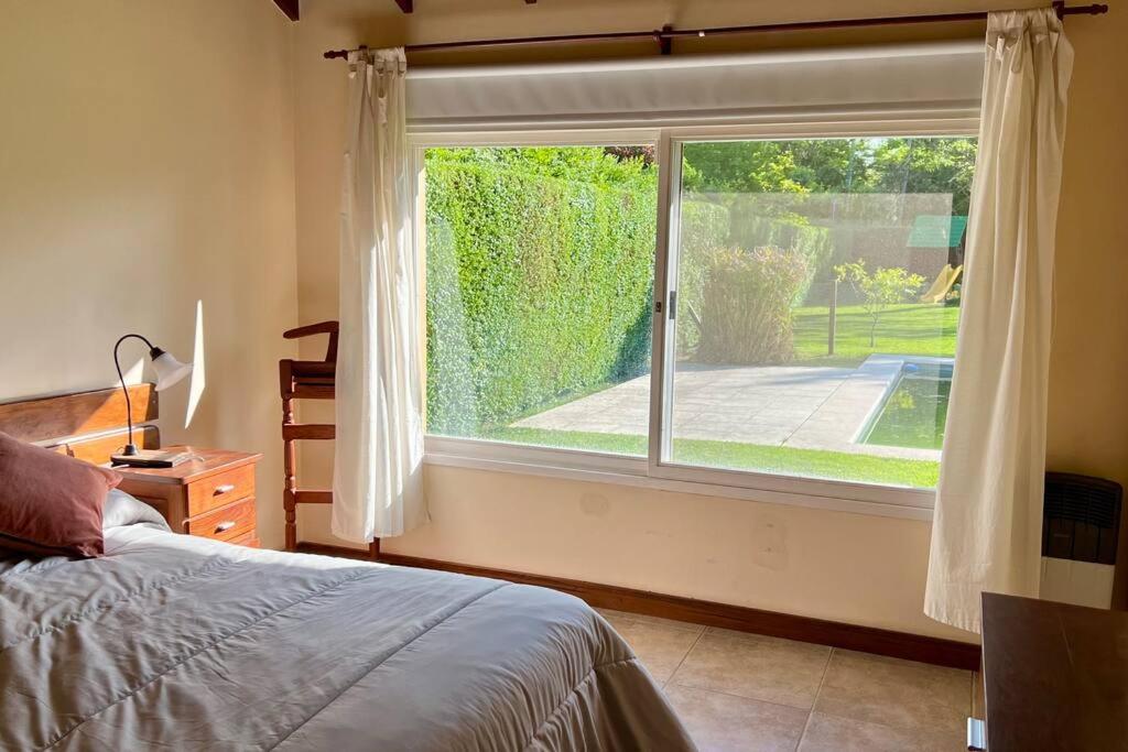Casa en Ing. Maschwitz con gran parque y pileta
