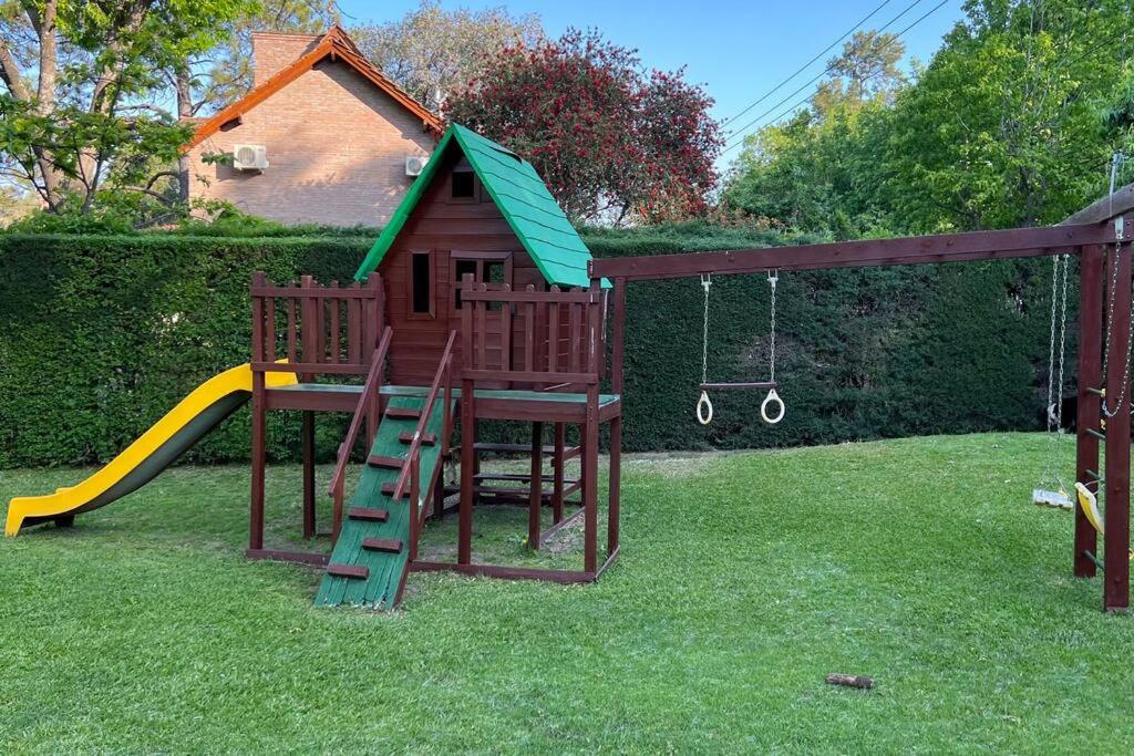 Casa en Ing. Maschwitz con gran parque y pileta