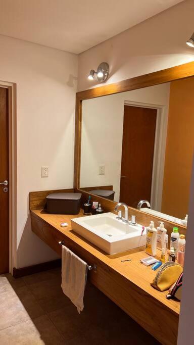 Casa en Ing. Maschwitz con gran parque y pileta