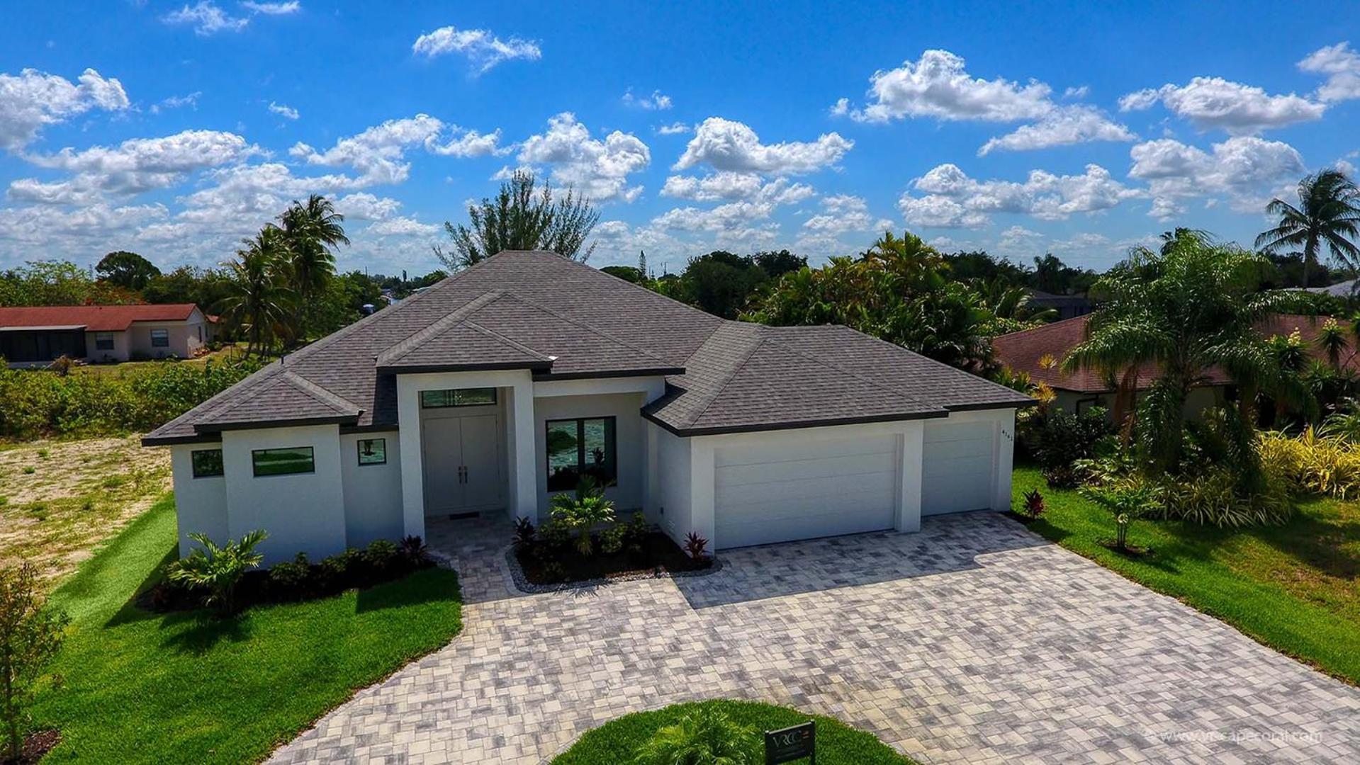 VRCC Villa Tesoro - stunning villa with 3 bedrooms and spa on intersection canal view 2