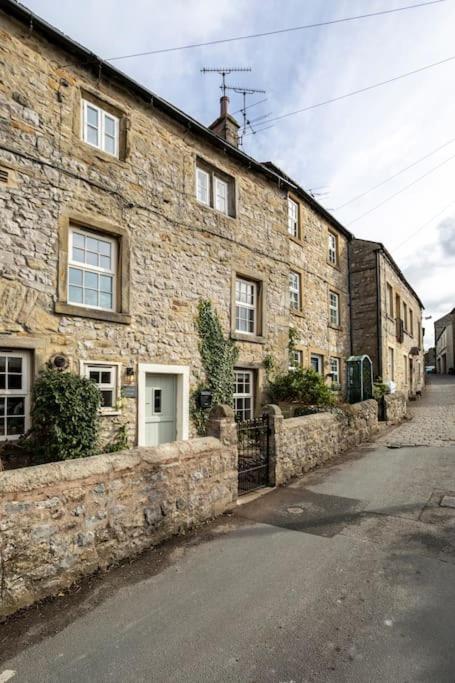 Primrose Cottage with Log Burner (Dog Friendly) view 2