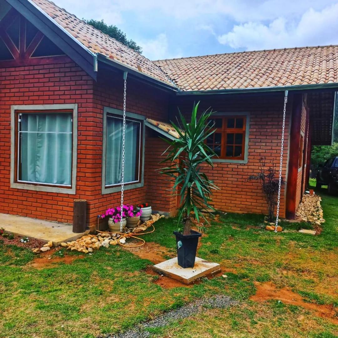 Chalé Araucária- Vale das Pedras MG