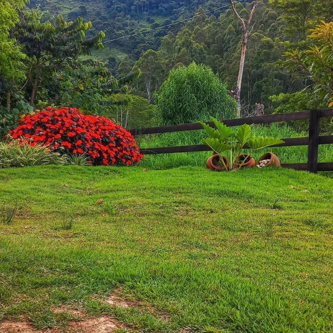 Chalé Araucária- Vale das Pedras MG