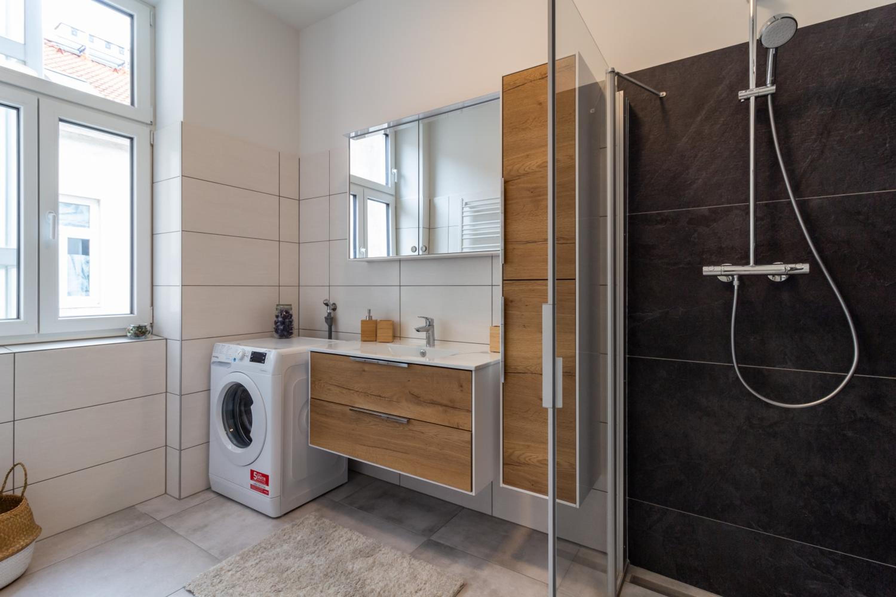 Cozy, generous City Apartment - 10 min to city-centre - Contactless 24h Check-In