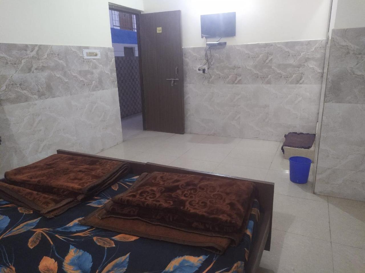 Shree Radha Krishna Guest House By WB Inn