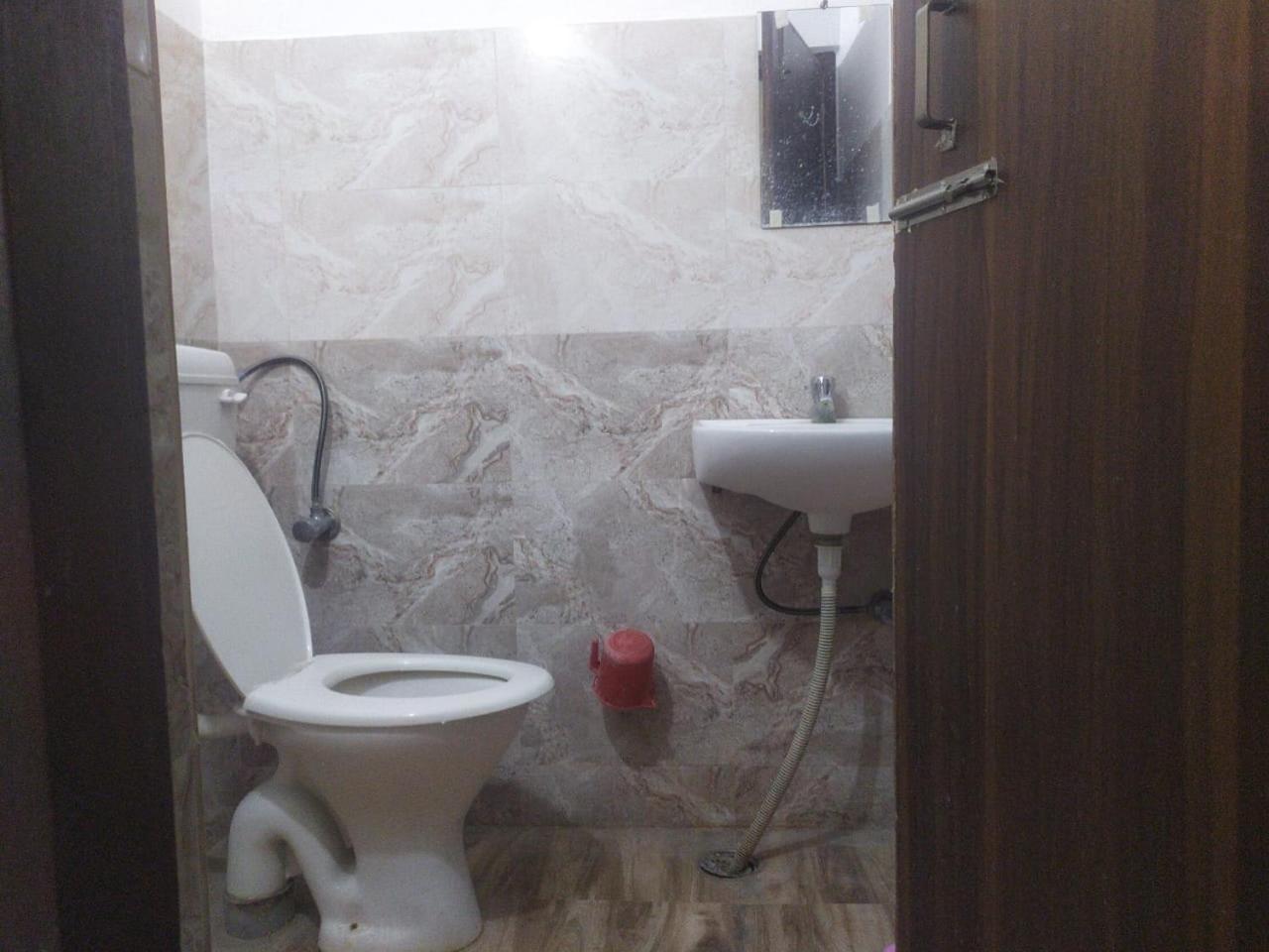 Shree Radha Krishna Guest House By WB Inn