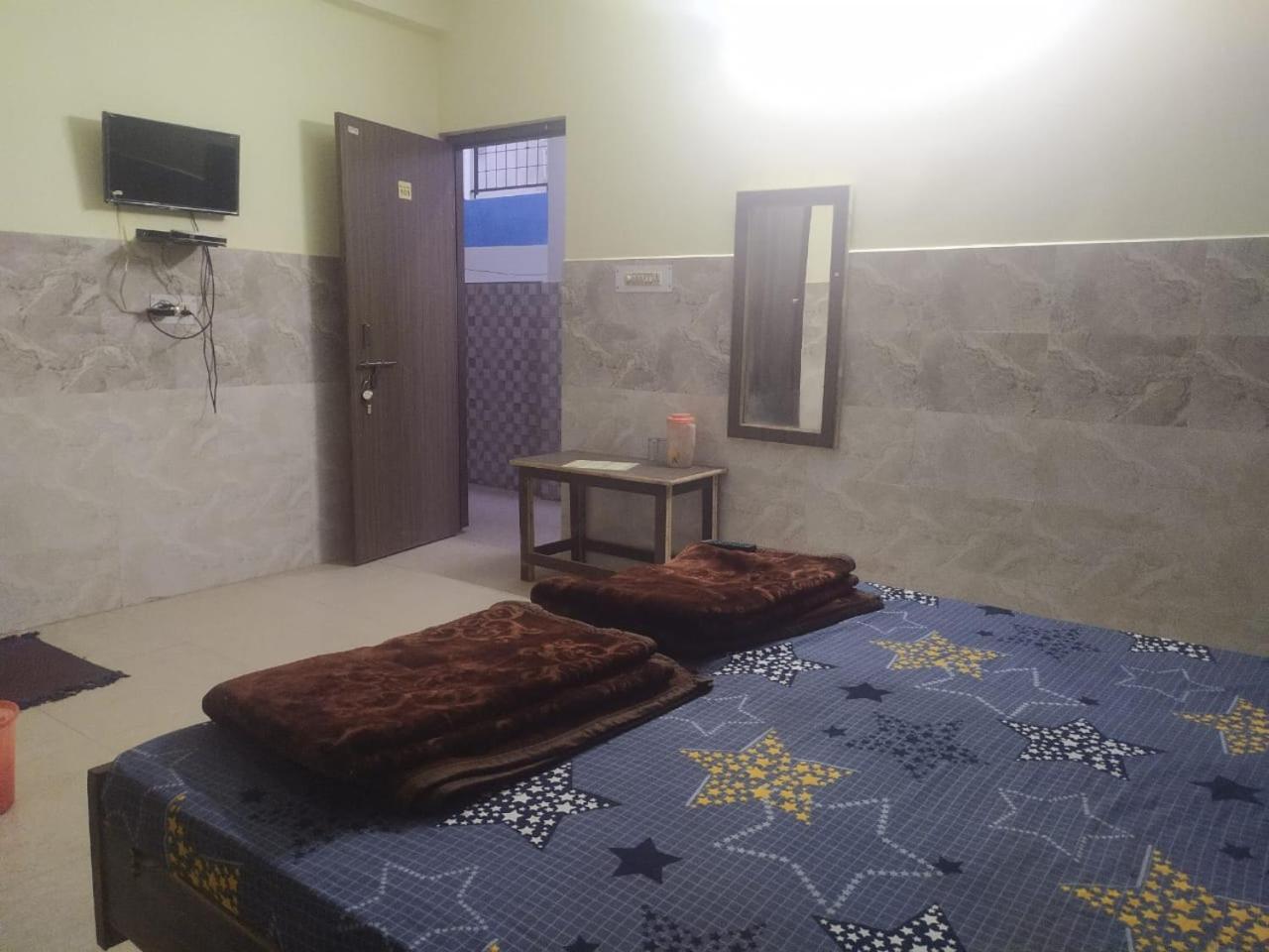 Shree Radha Krishna Guest House By WB Inn