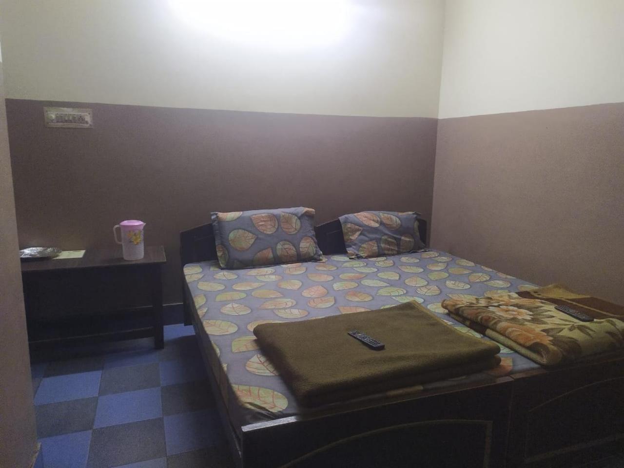 Shree Radha Krishna Guest House By WB Inn