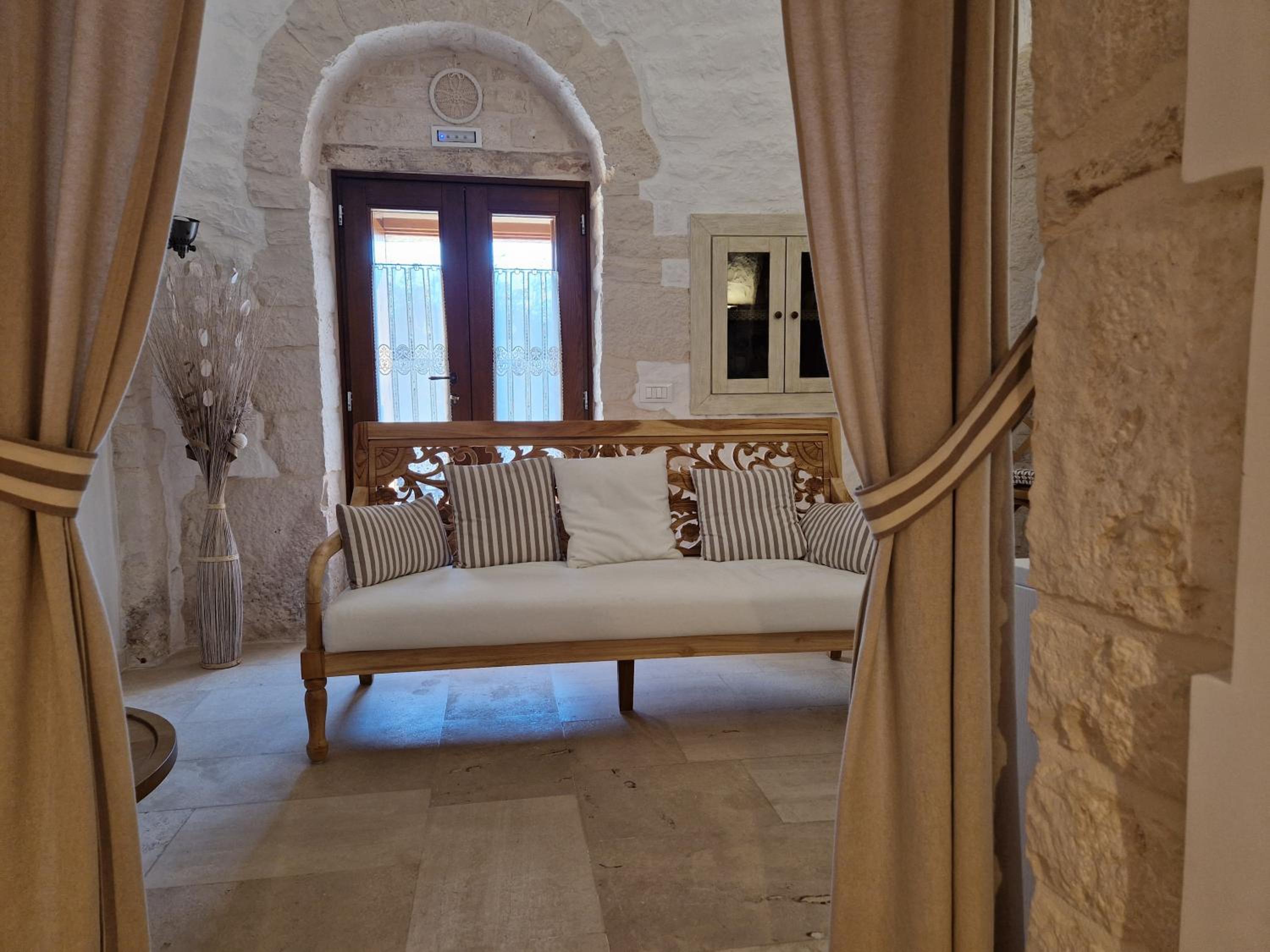 Trullo Siamese view 3