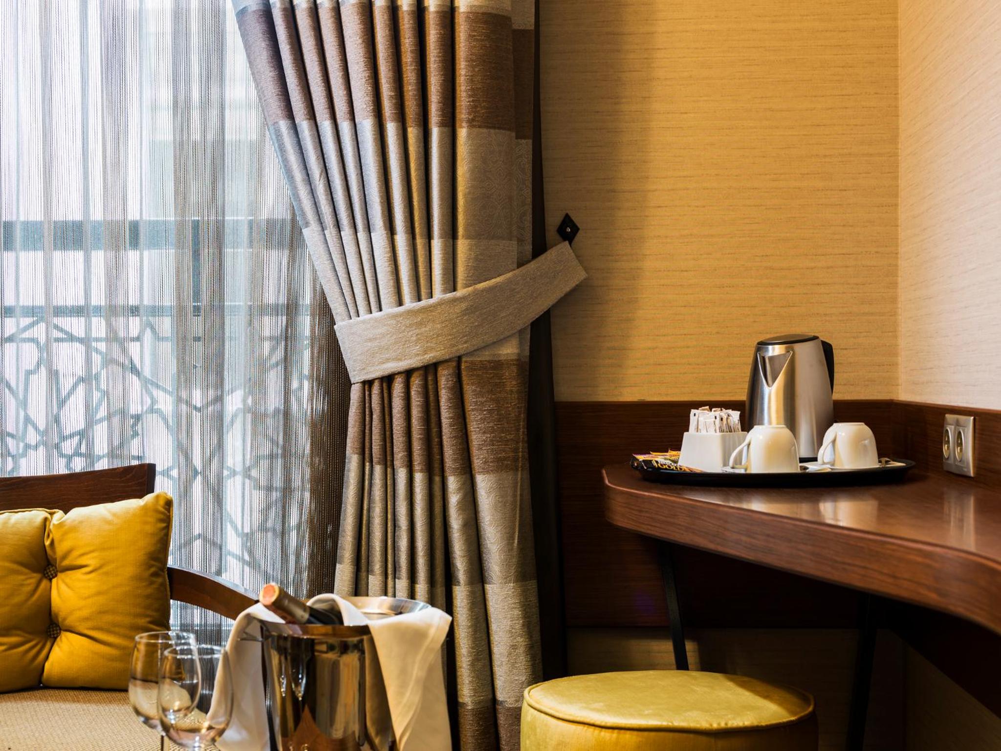 Manesol Boutique Galata - Image 12