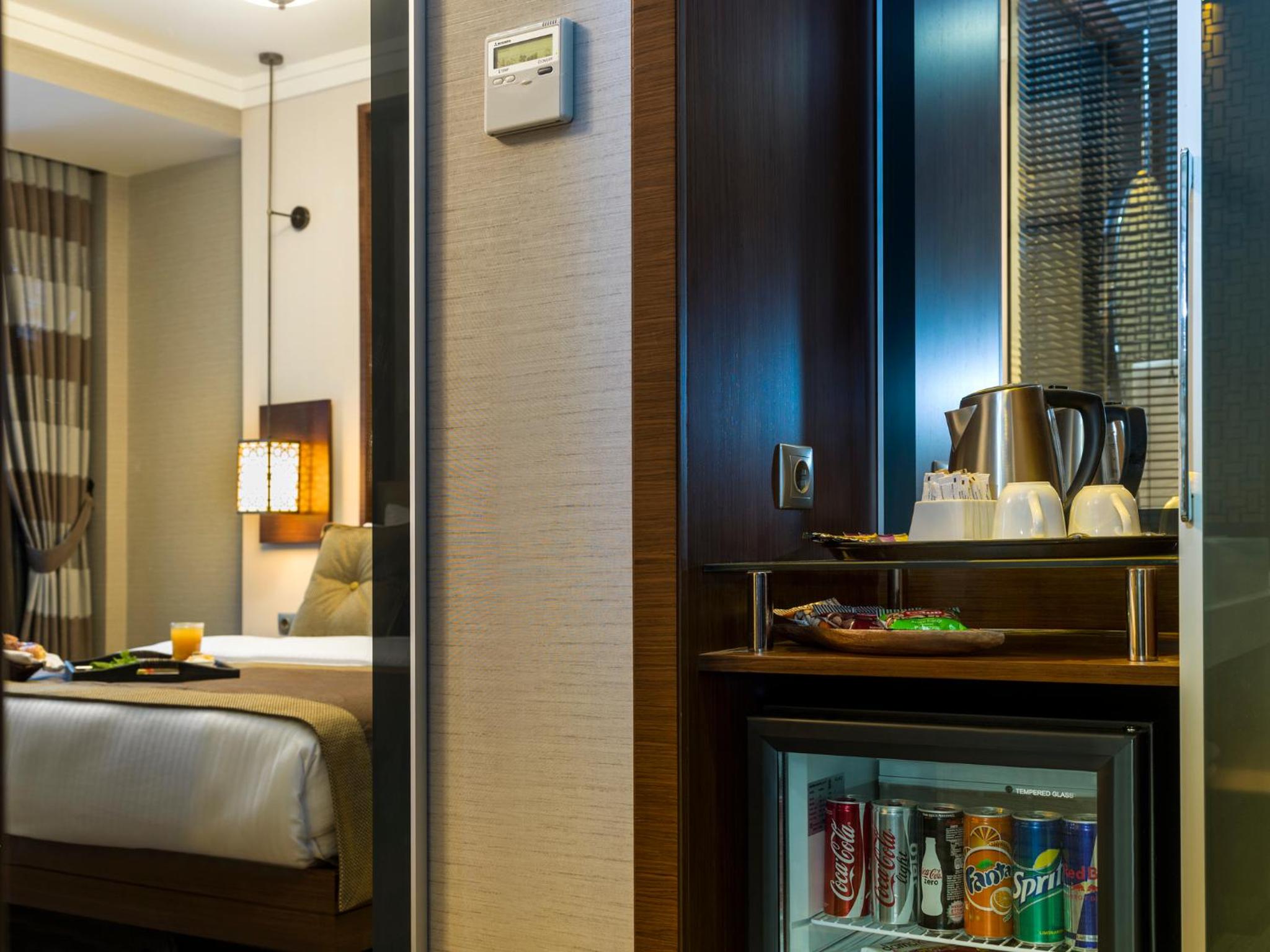 Manesol Boutique Galata - Image 13