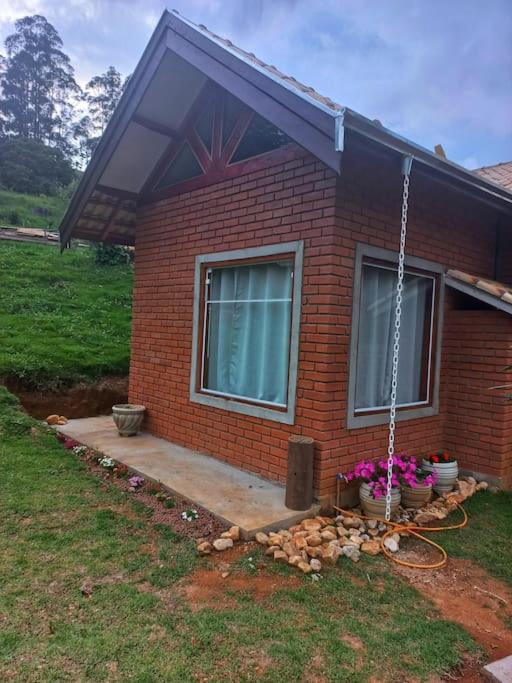 Chalé Araucária- Vale das Pedras MG