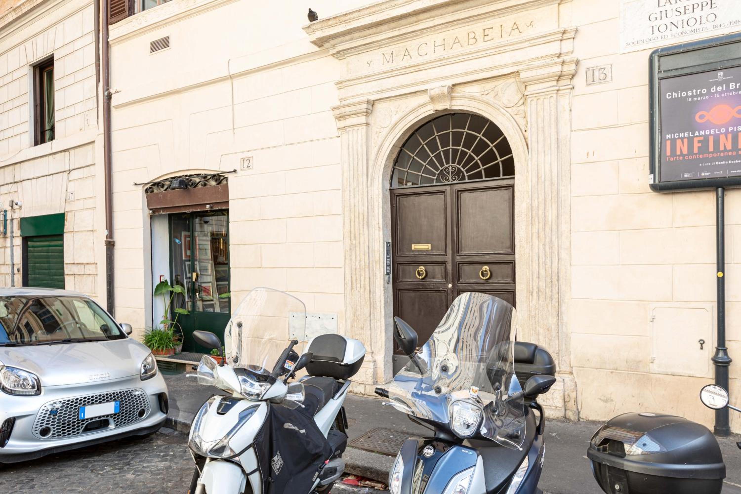 Apartment by the Pantheon with two Bedroom 2 bathroom