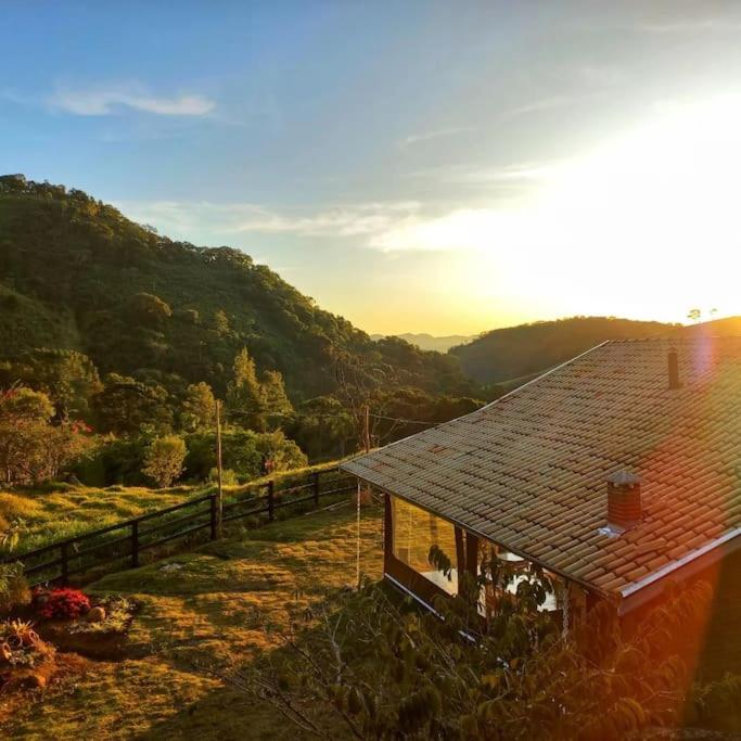 Chalé Araucária- Vale das Pedras MG