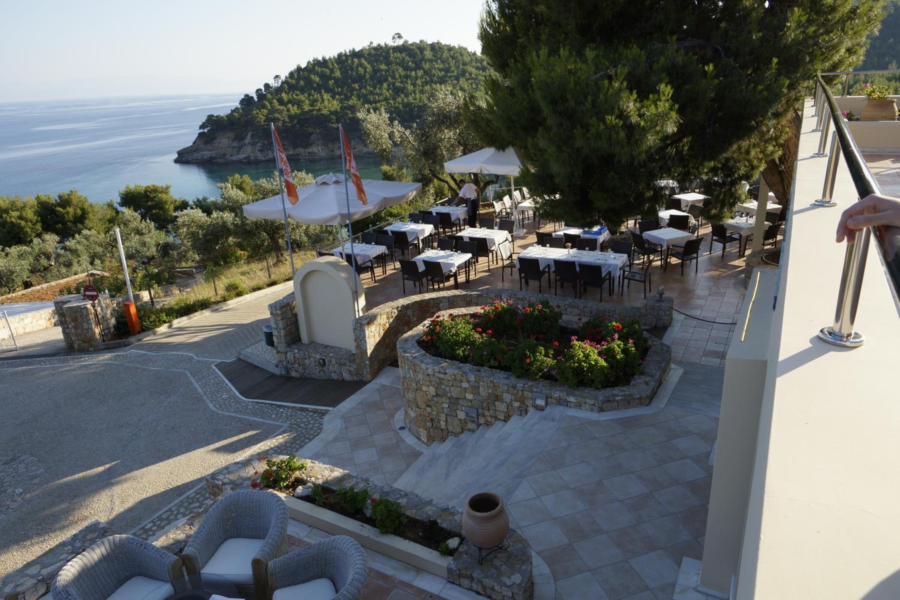 Alonissos Beach Bungalows And Suites Hotel