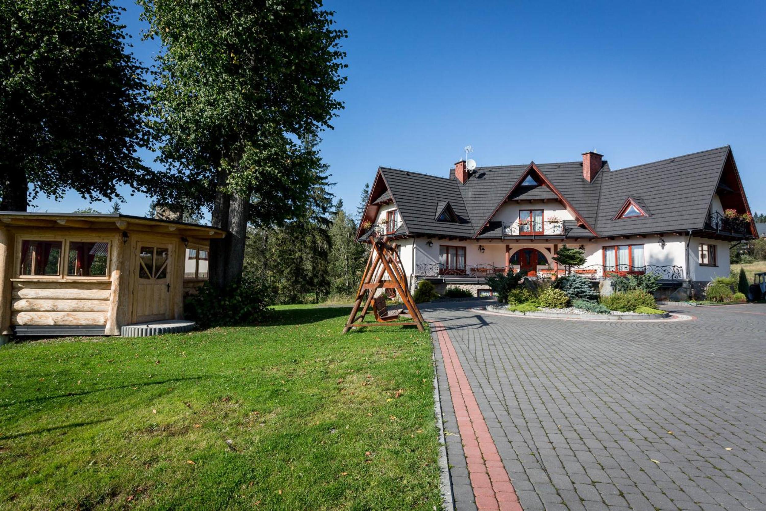 Sykowny Dworek Apartamenty view 3