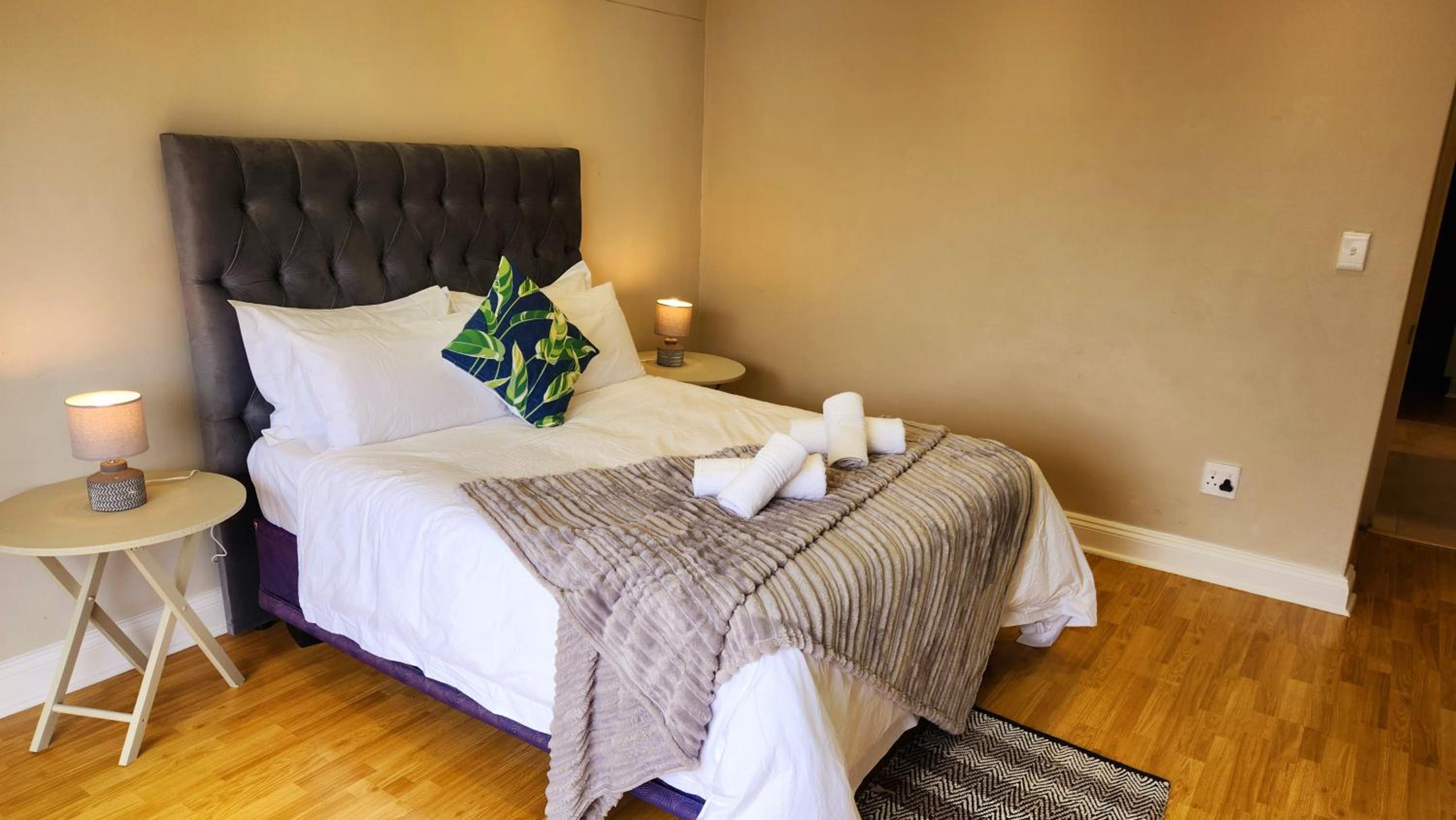 Prime location in The Firmont, Sea Point view 4