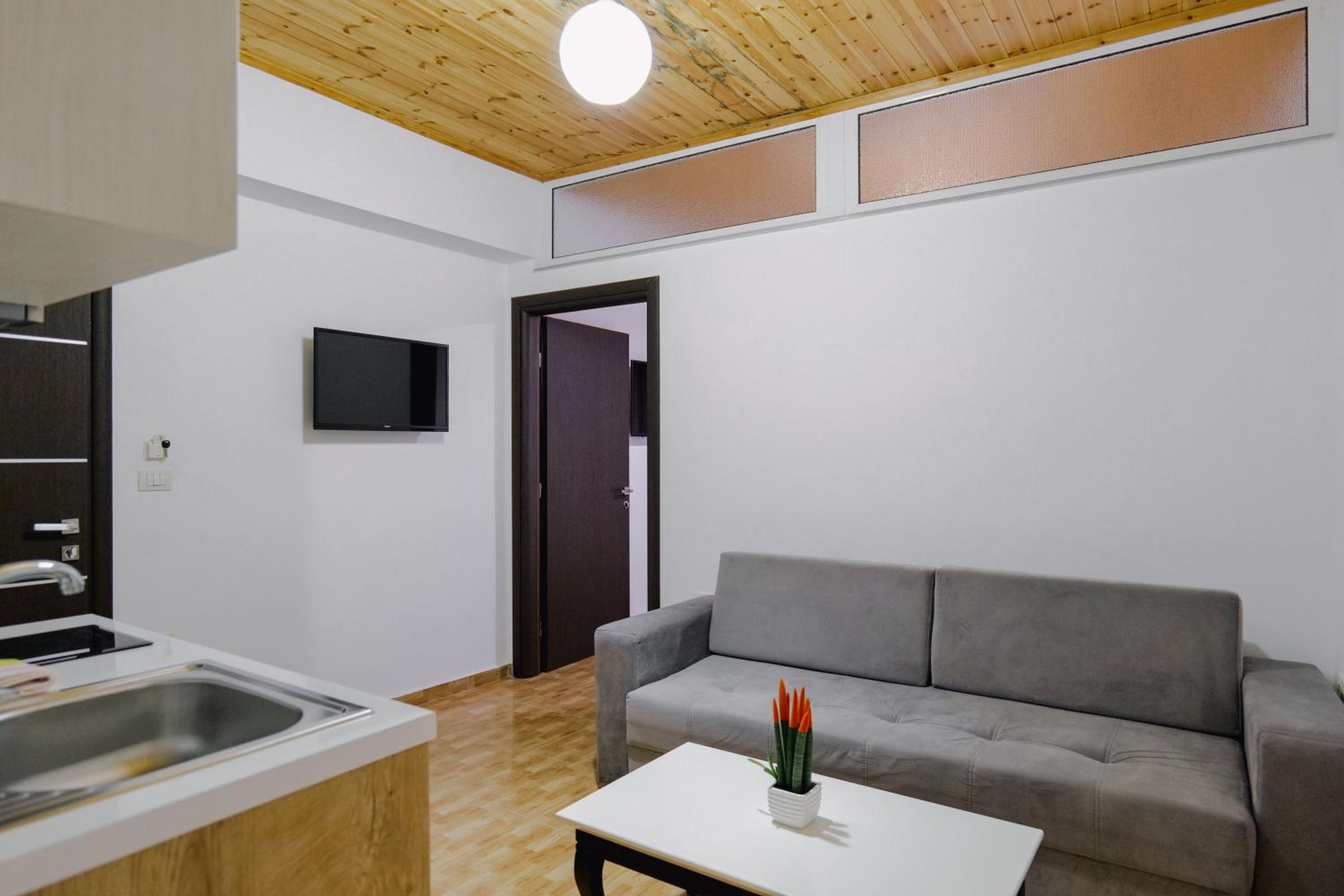 Osmani Rooms Sarande
