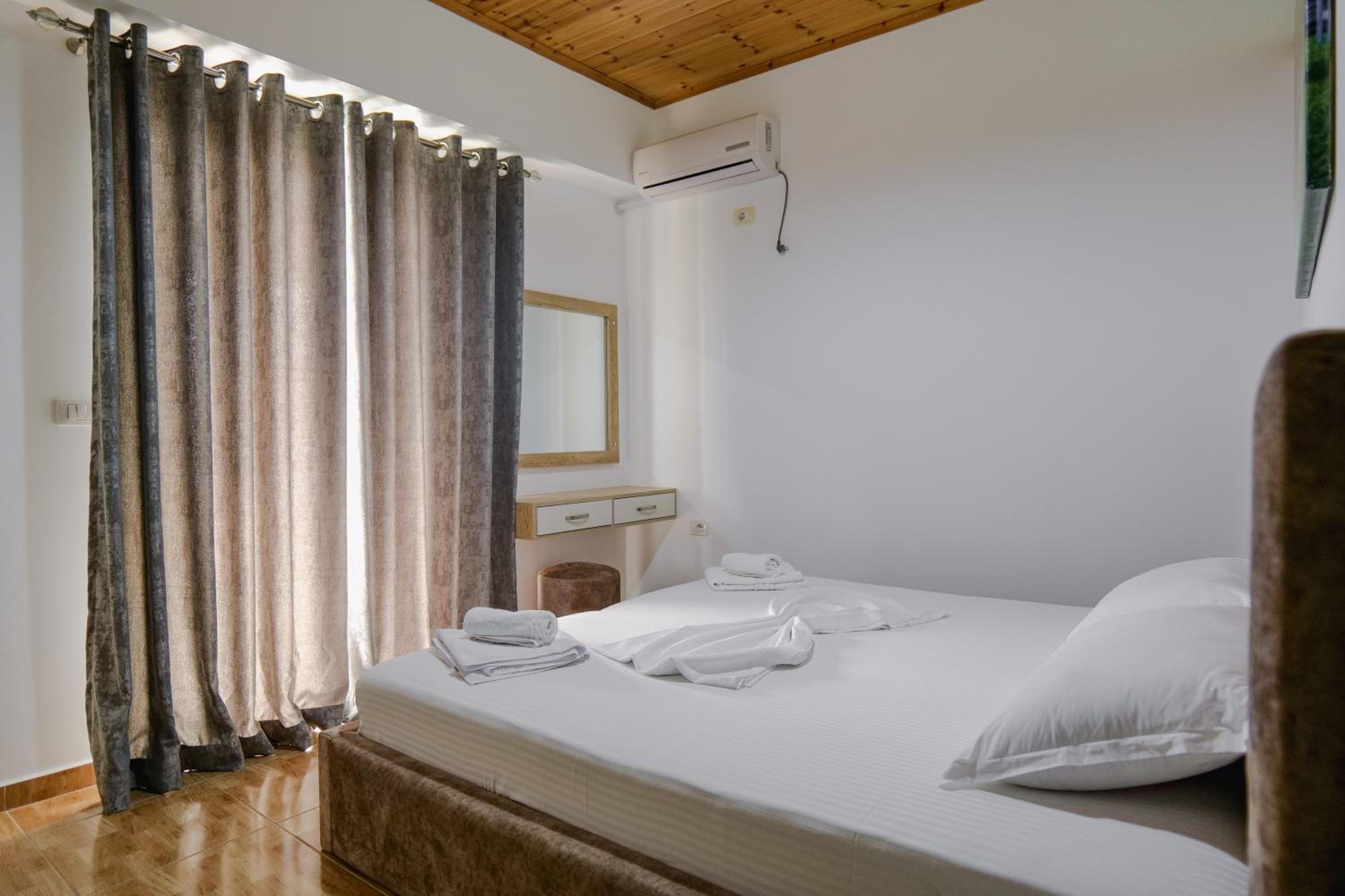 Osmani Rooms Sarande