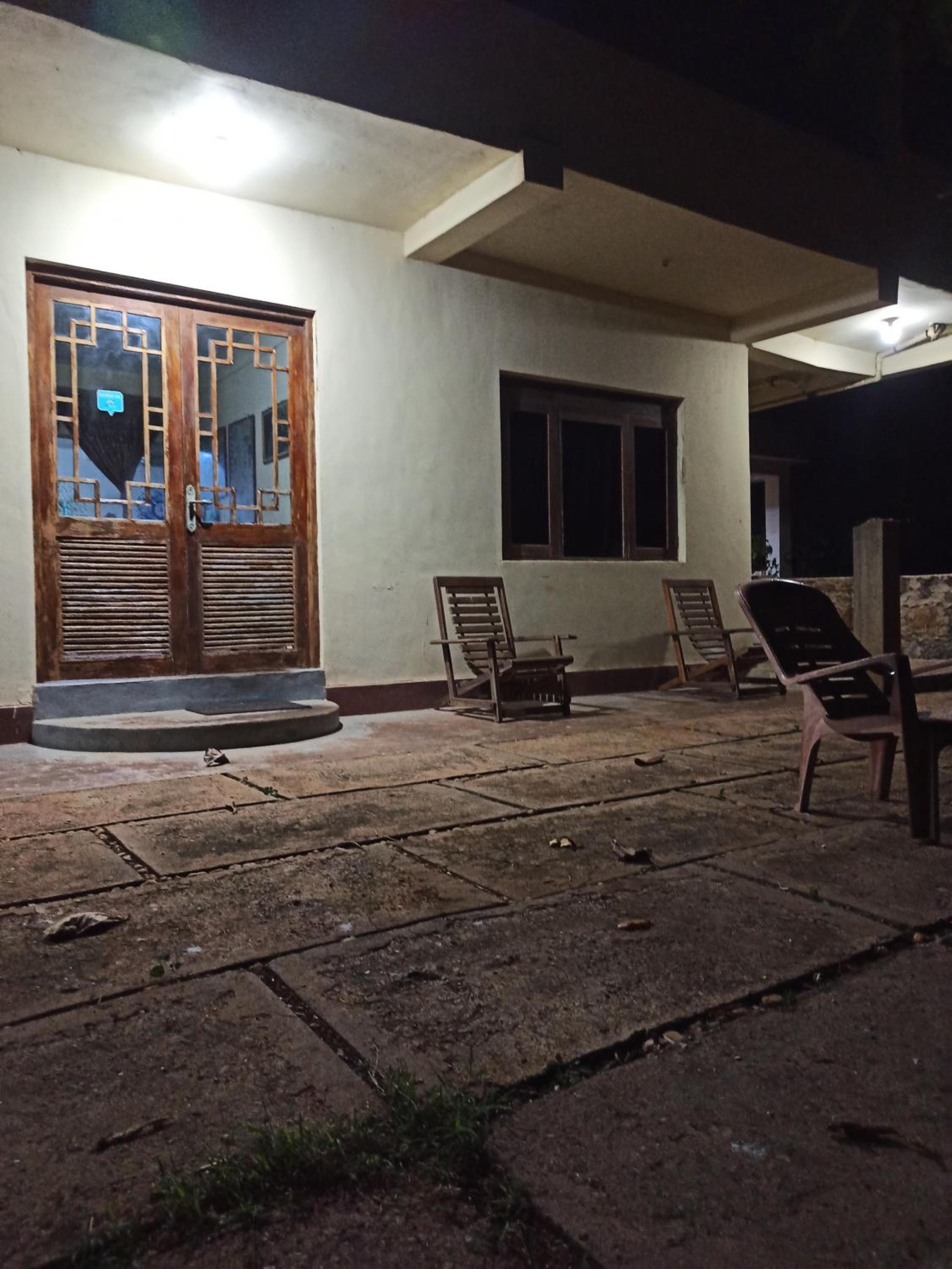 Hotel Sea Face Rest Hambantota - Image 1