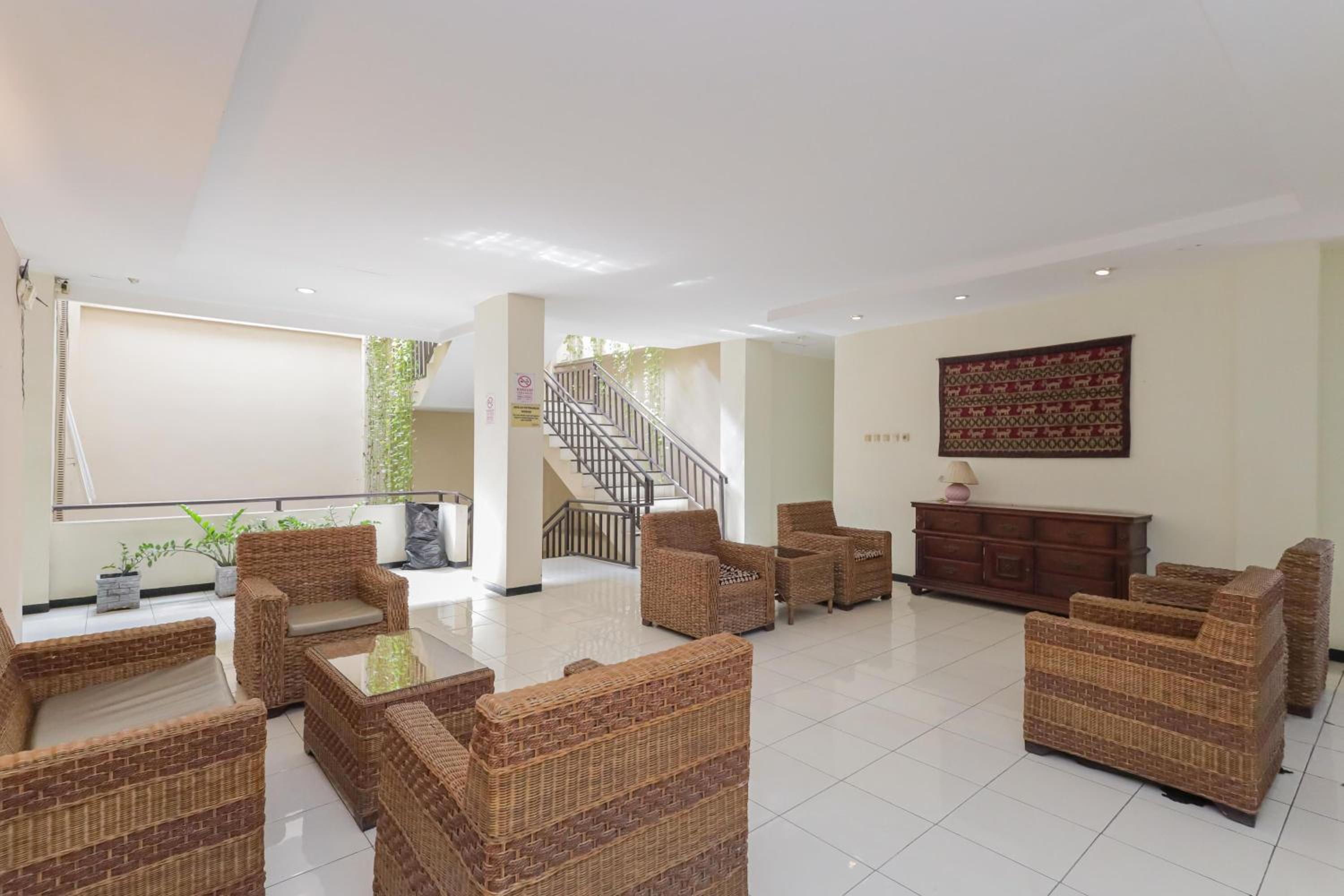 RedDoorz near Gubeng Station Surabaya