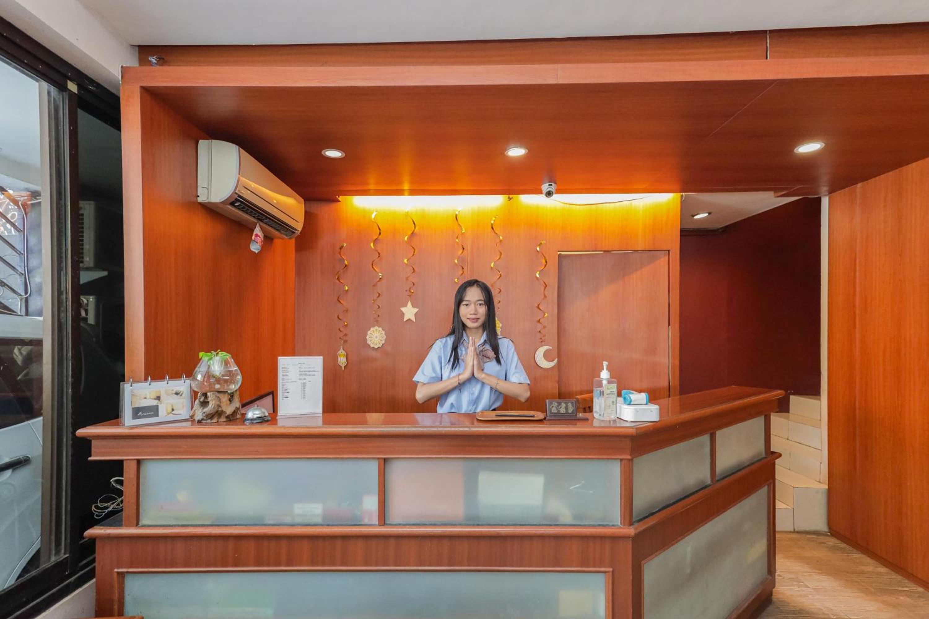 RedDoorz near Gubeng Station Surabaya
