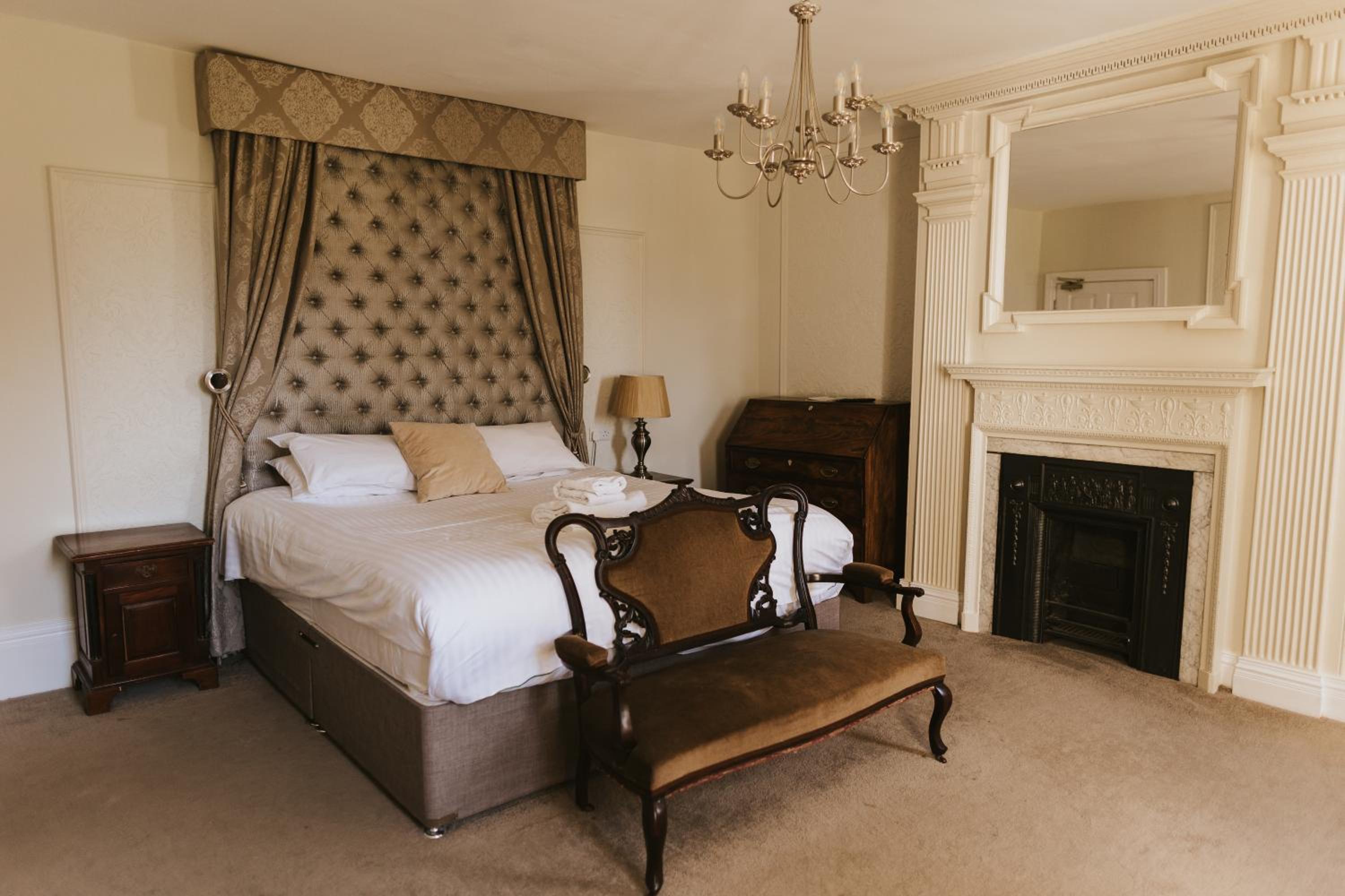 Healing Manor Hotel