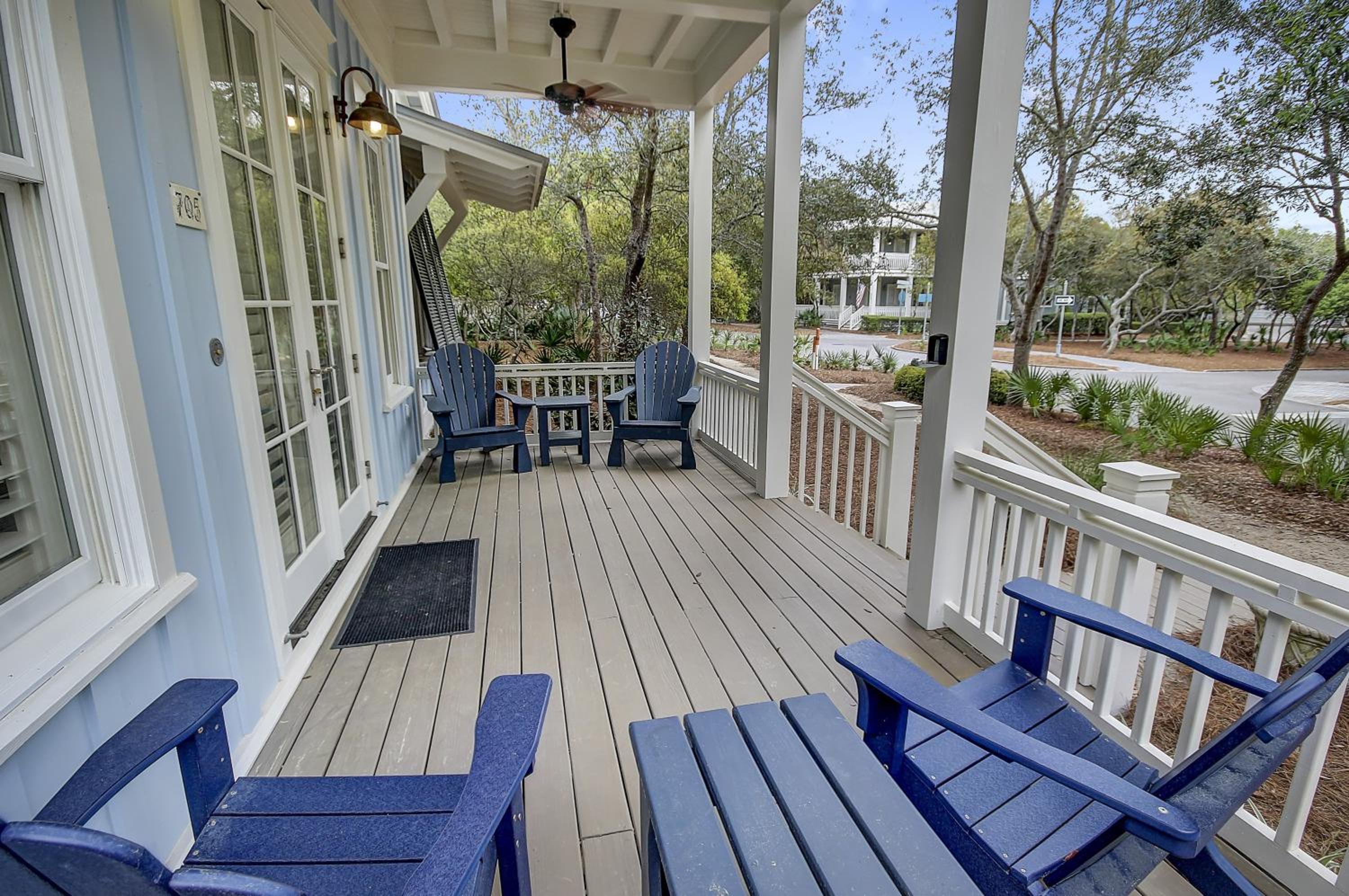 Short Walk to Beach Club, Close to Seaside 3BR Home & Carriage House home view 4