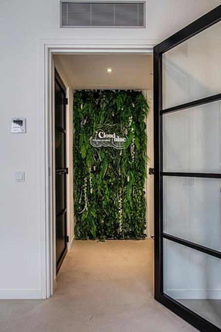 Cloud Nine - romantic & design app in city center! view 2