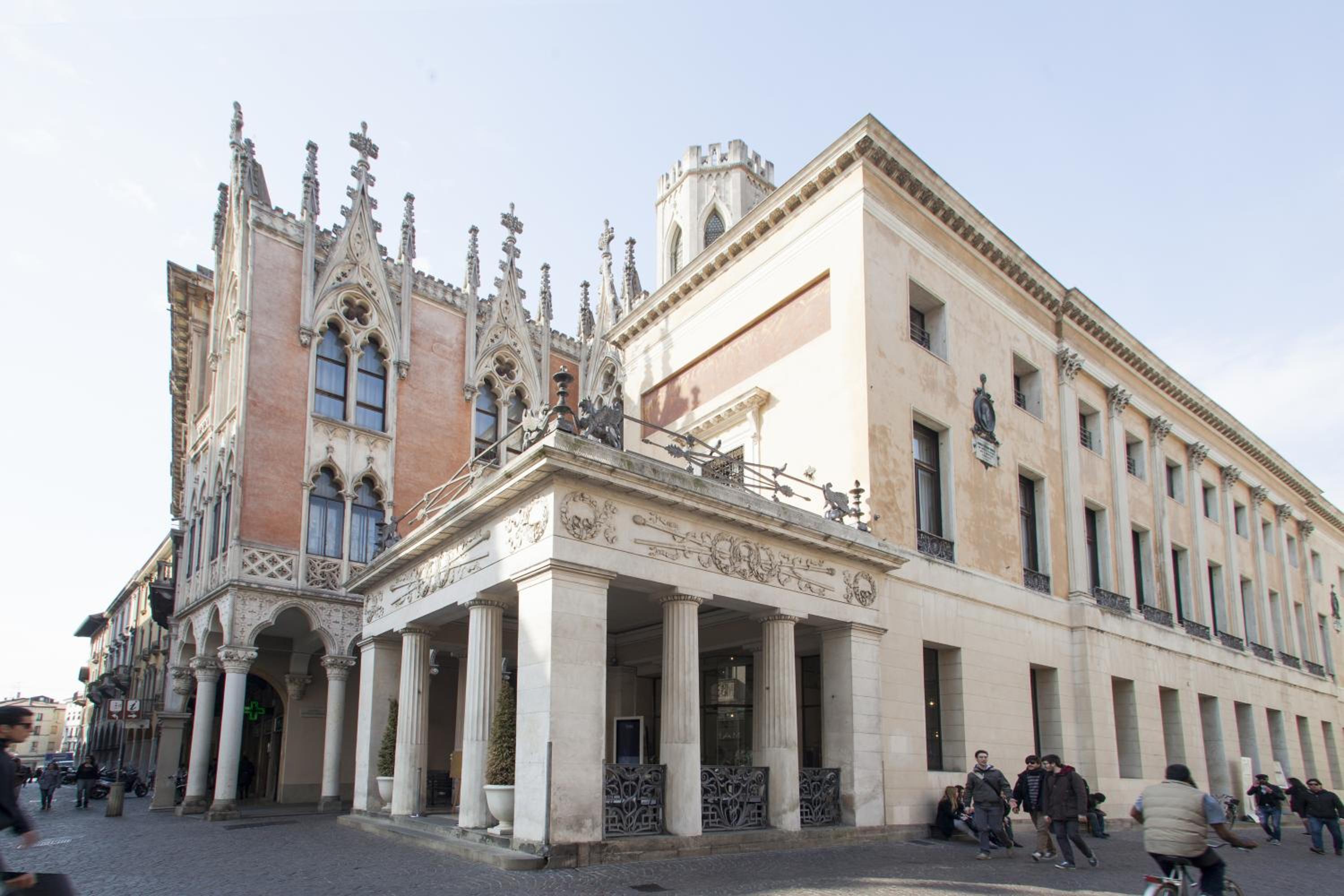 Erïk Langer Pedrocchi Suites