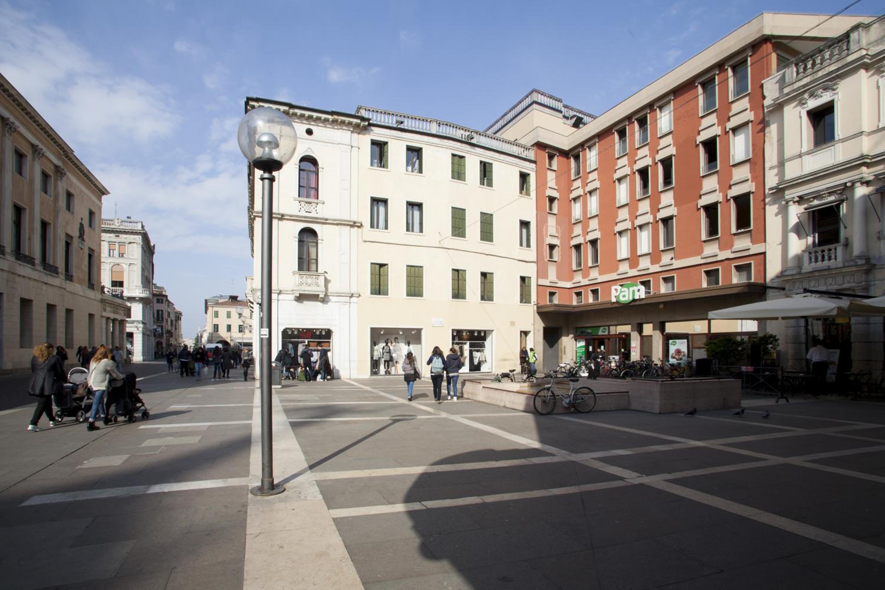 Erïk Langer Pedrocchi Suites