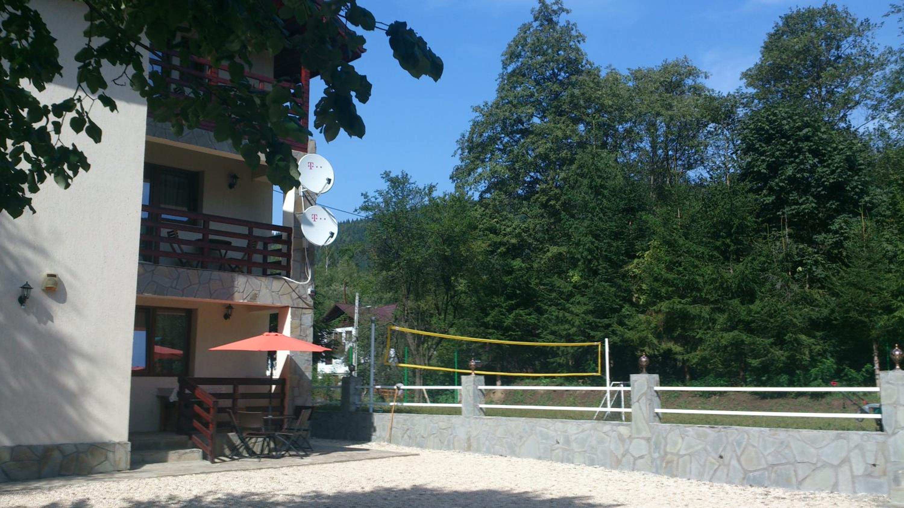 Pensiunea Zece Brazi Cheia view 5