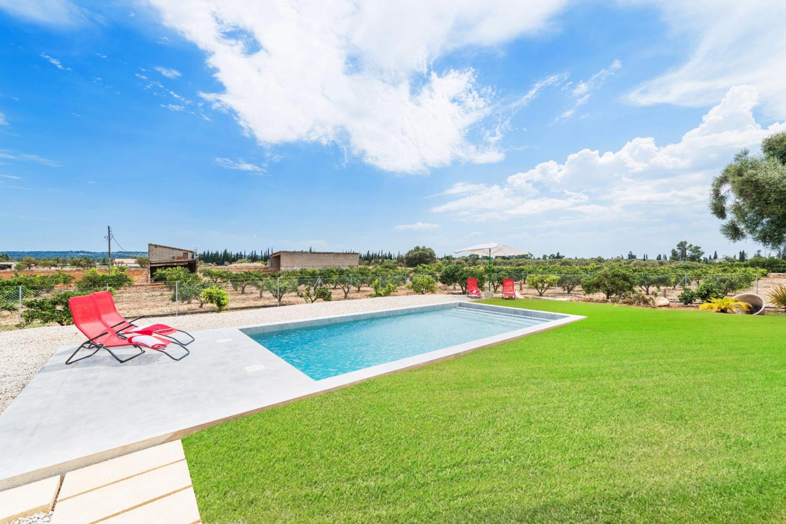 Villa Albaimar with swimming pool and garden