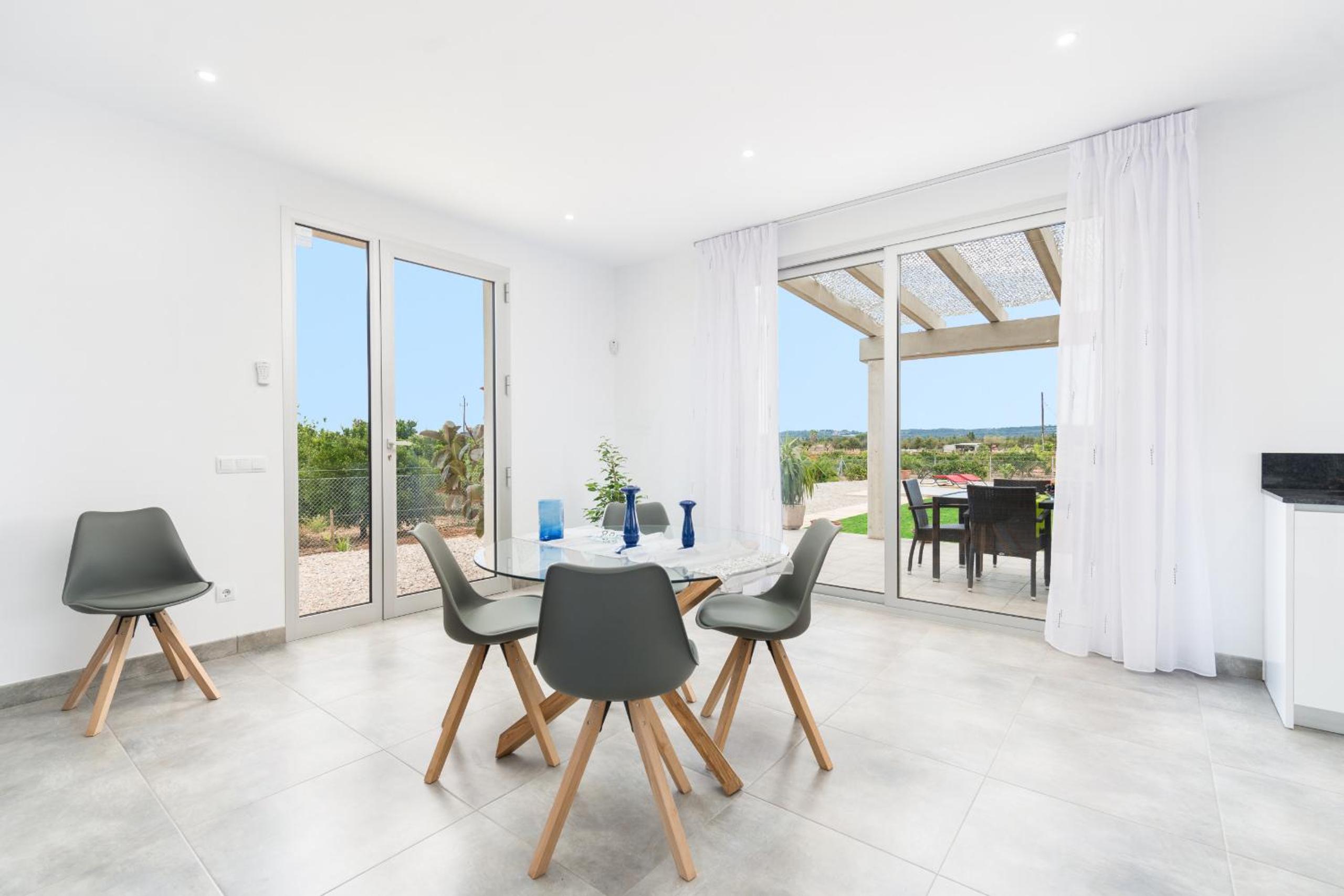 Villa Albaimar with swimming pool and garden