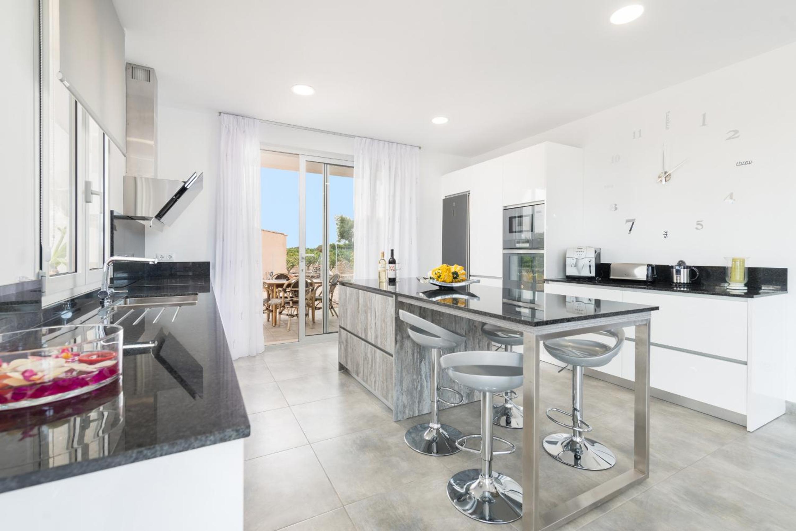 Villa Albaimar with swimming pool and garden