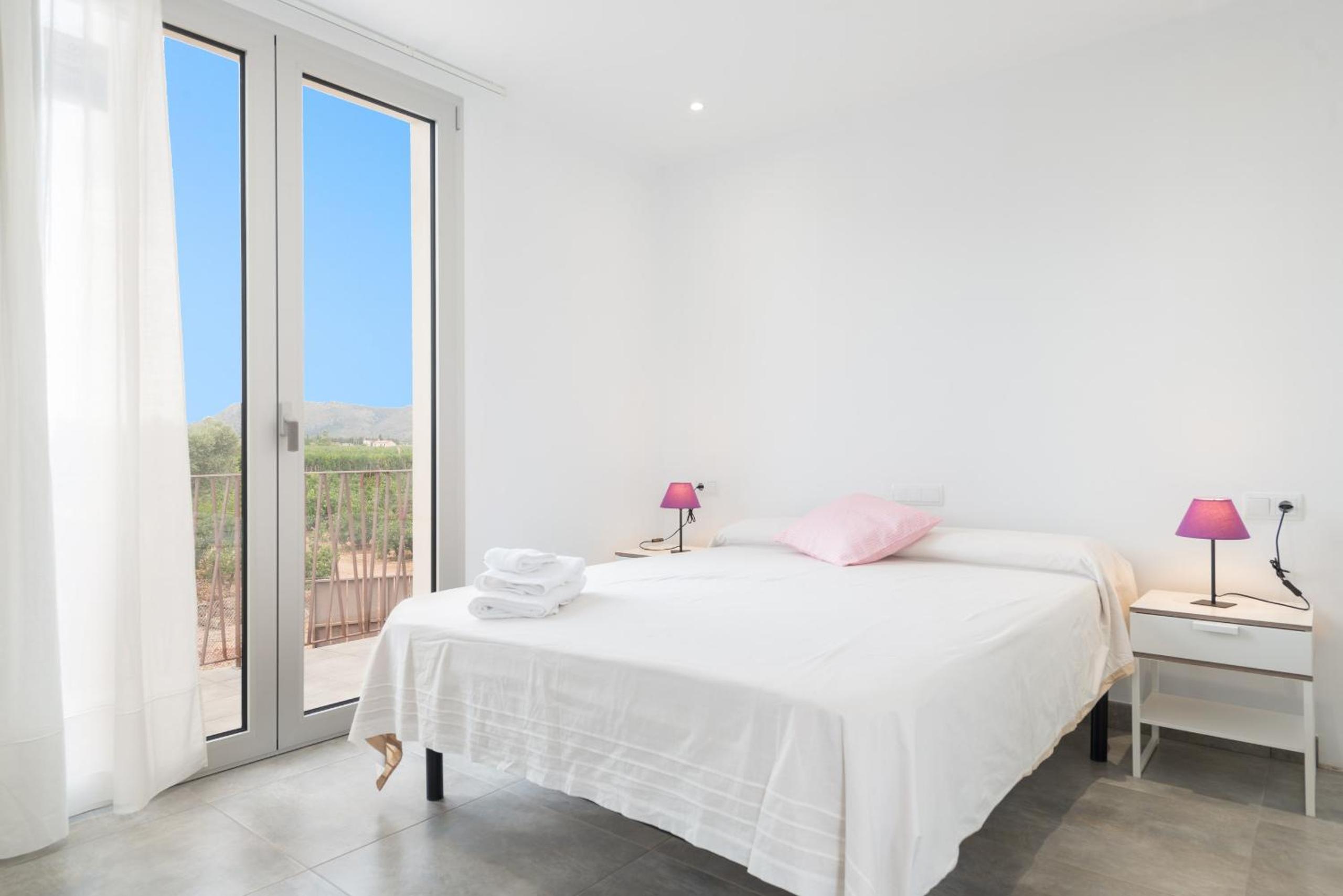 Villa Albaimar with swimming pool and garden