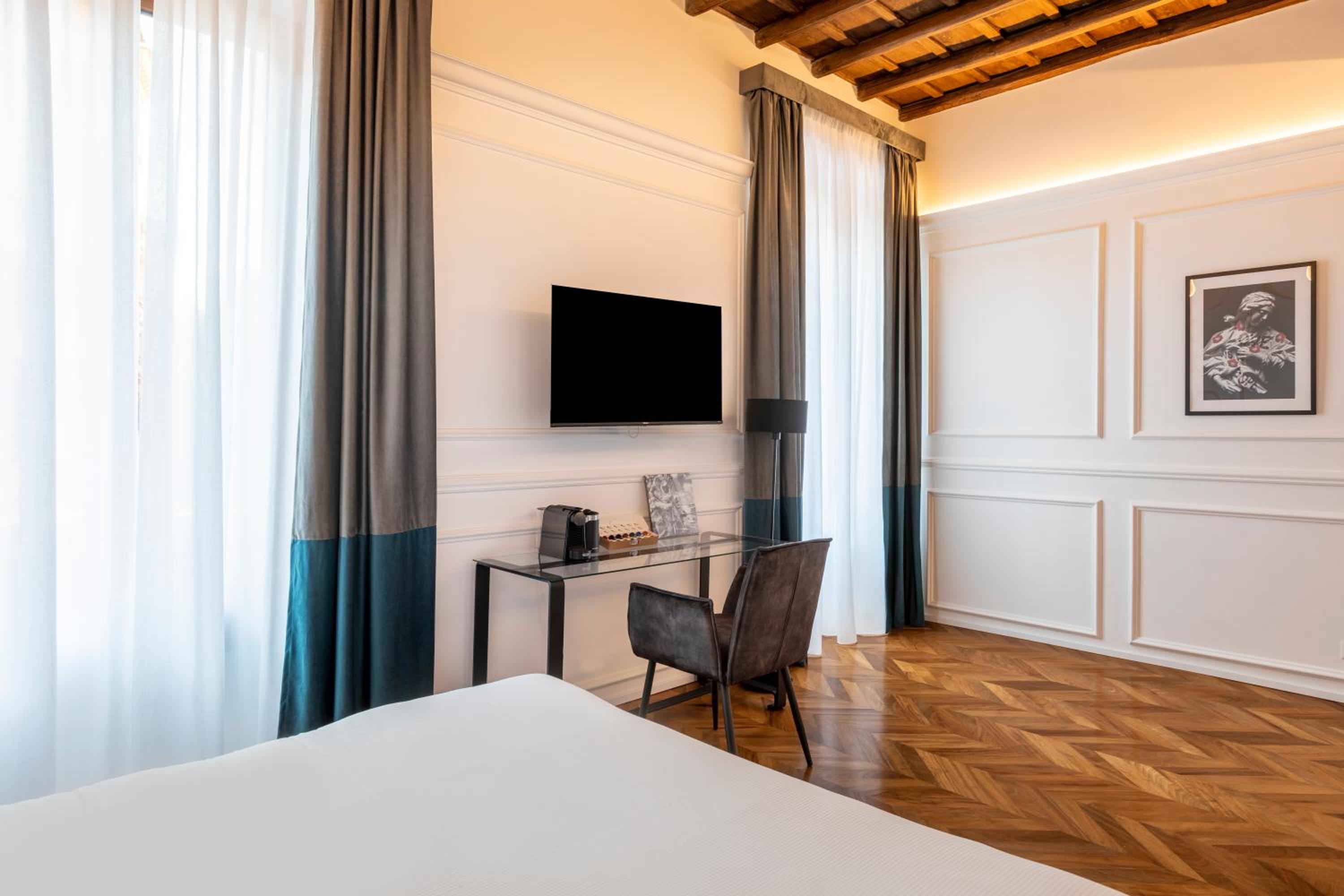 Largo Arenula Suites