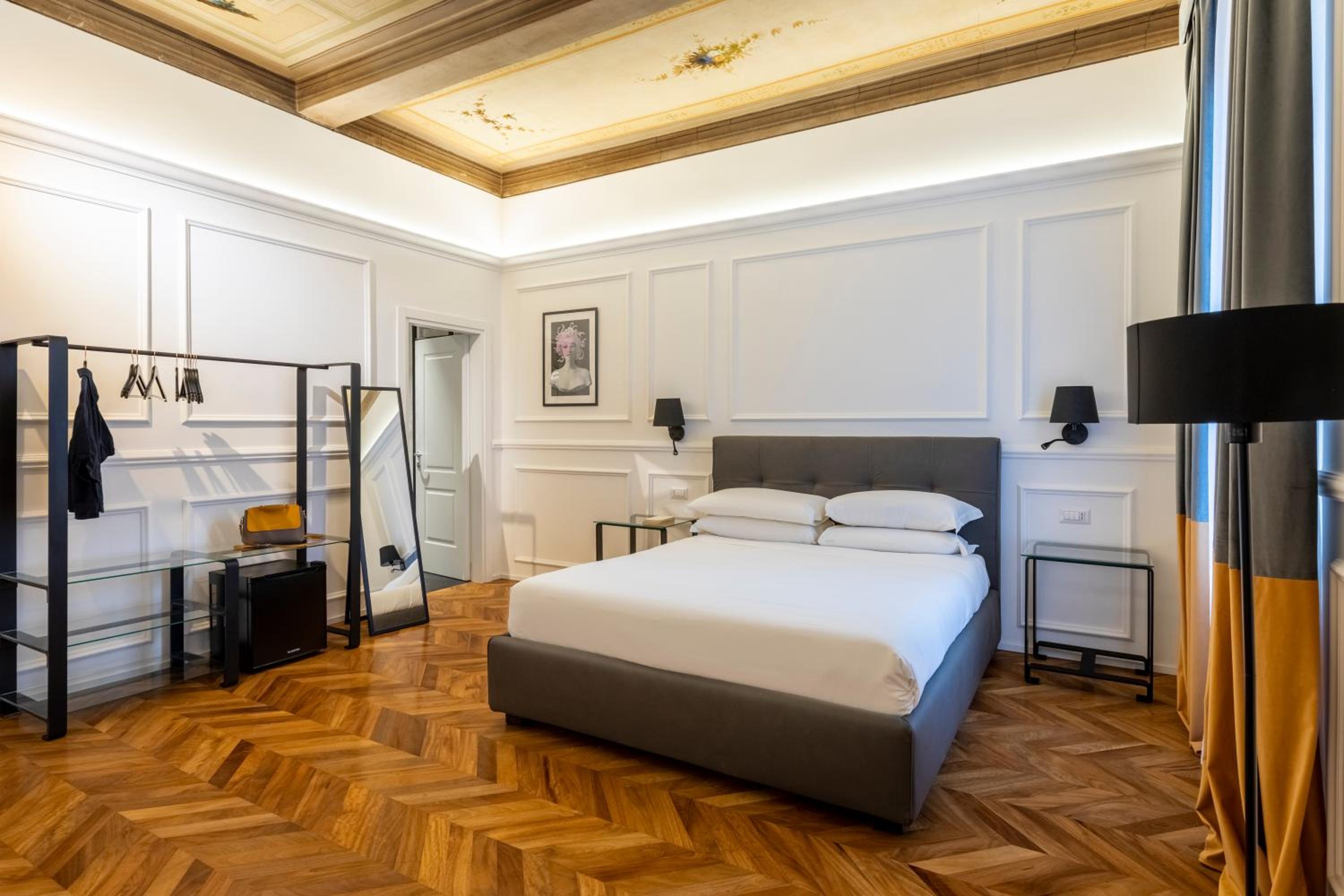 Largo Arenula Suites
