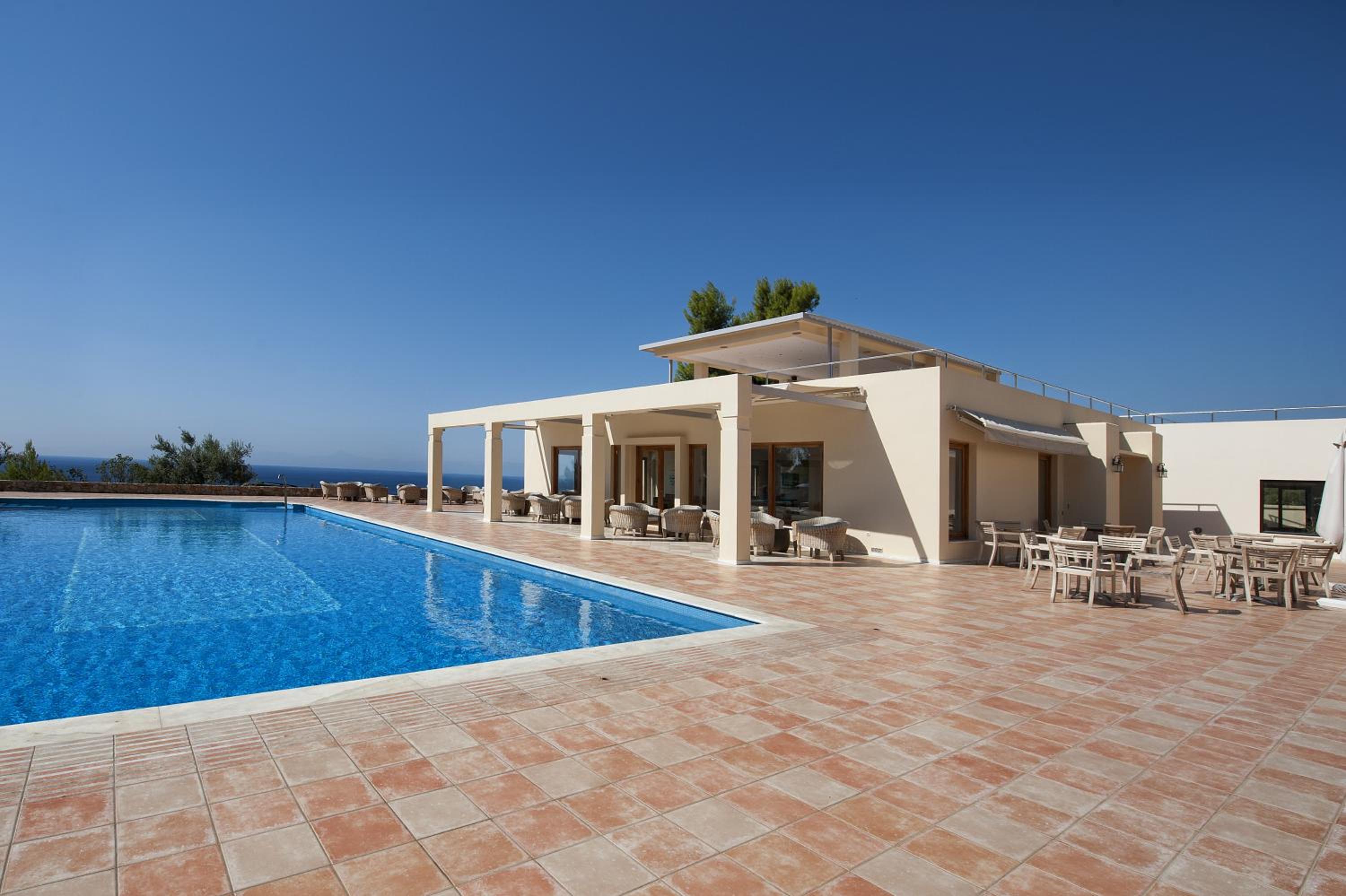 Alonissos Beach Bungalows And Suites Hotel
