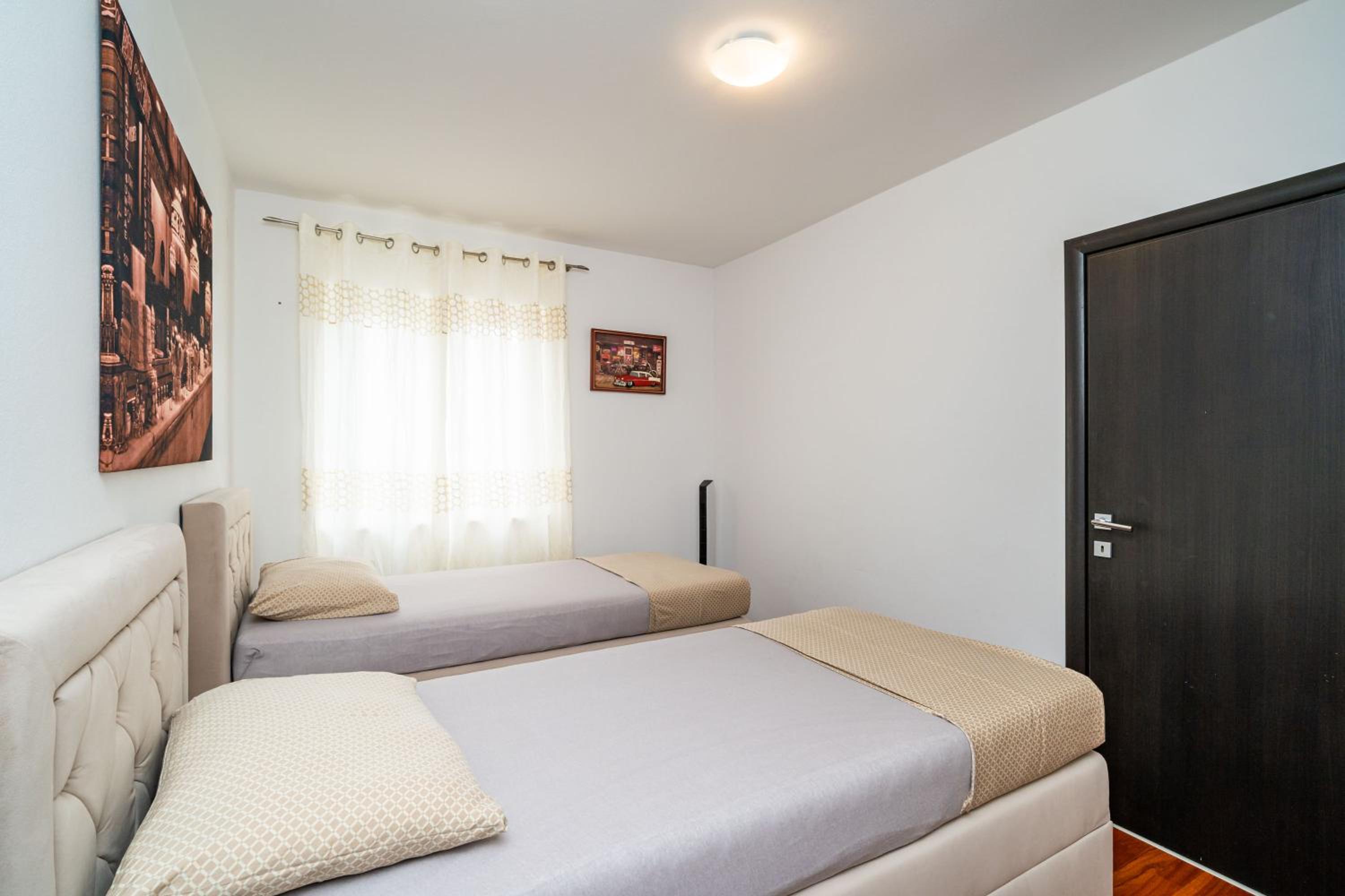 Villa Mikica - above Sunset beach