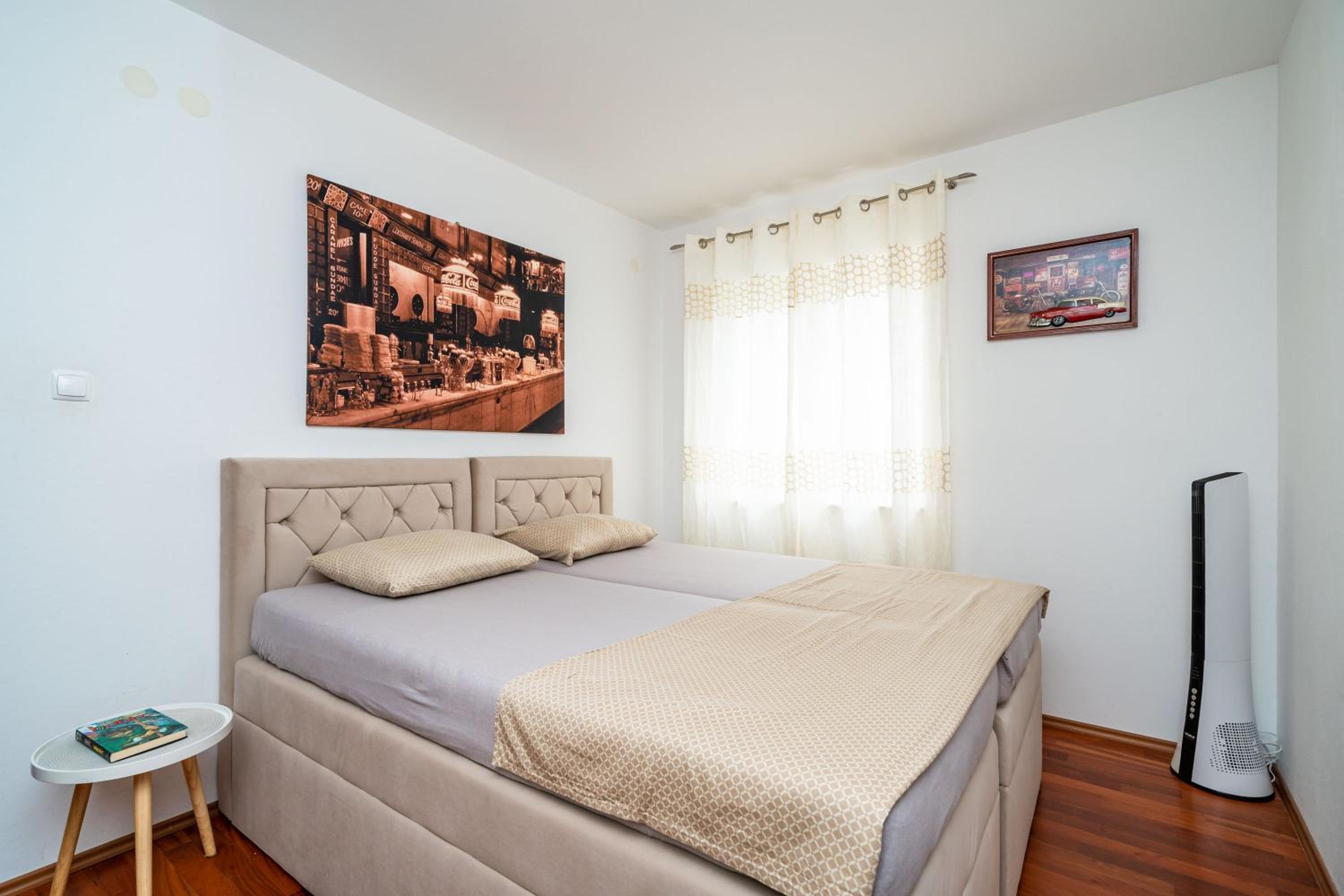 Villa Mikica - above Sunset beach