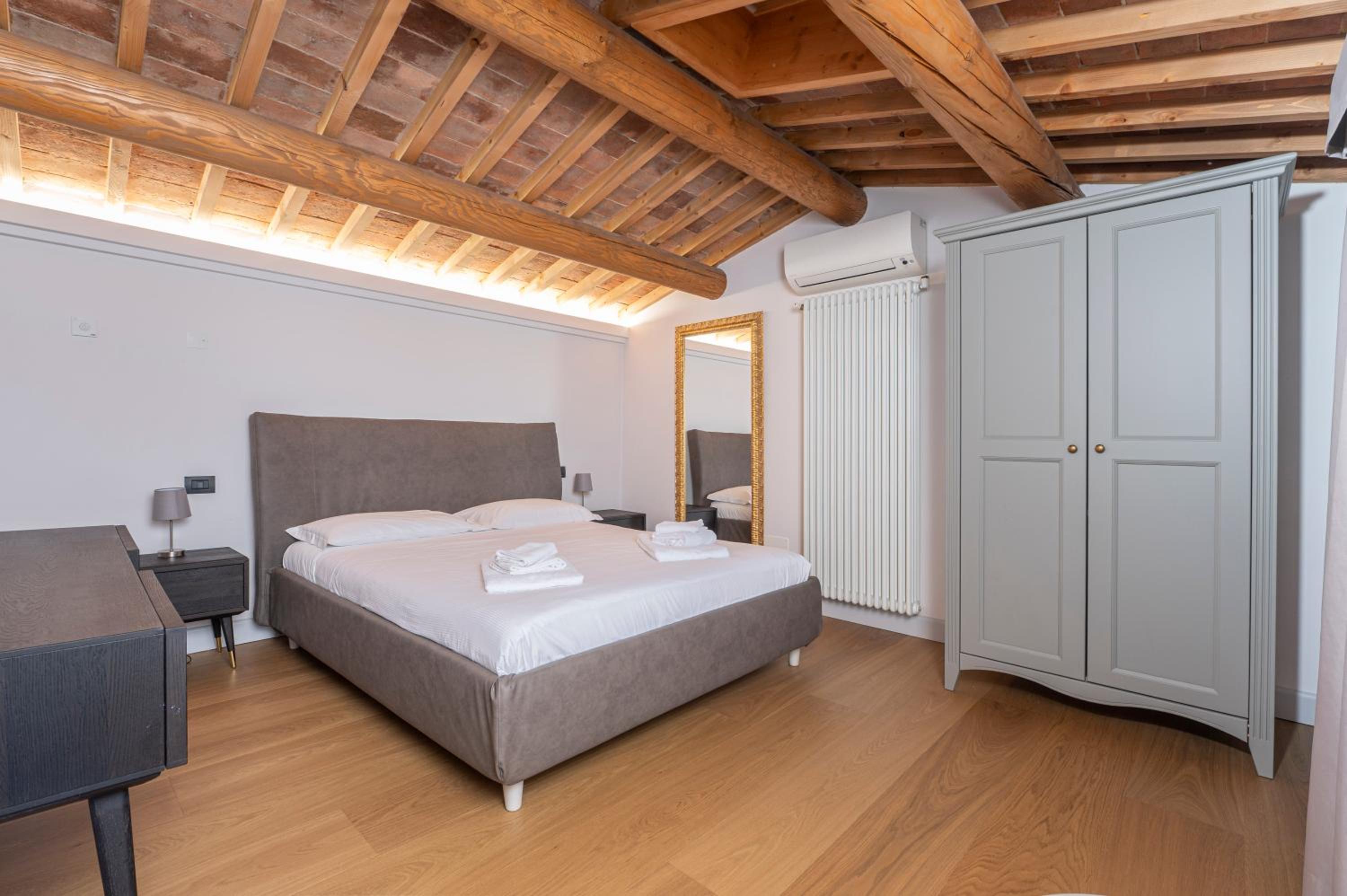 Verona Cathedral Apartments view 5