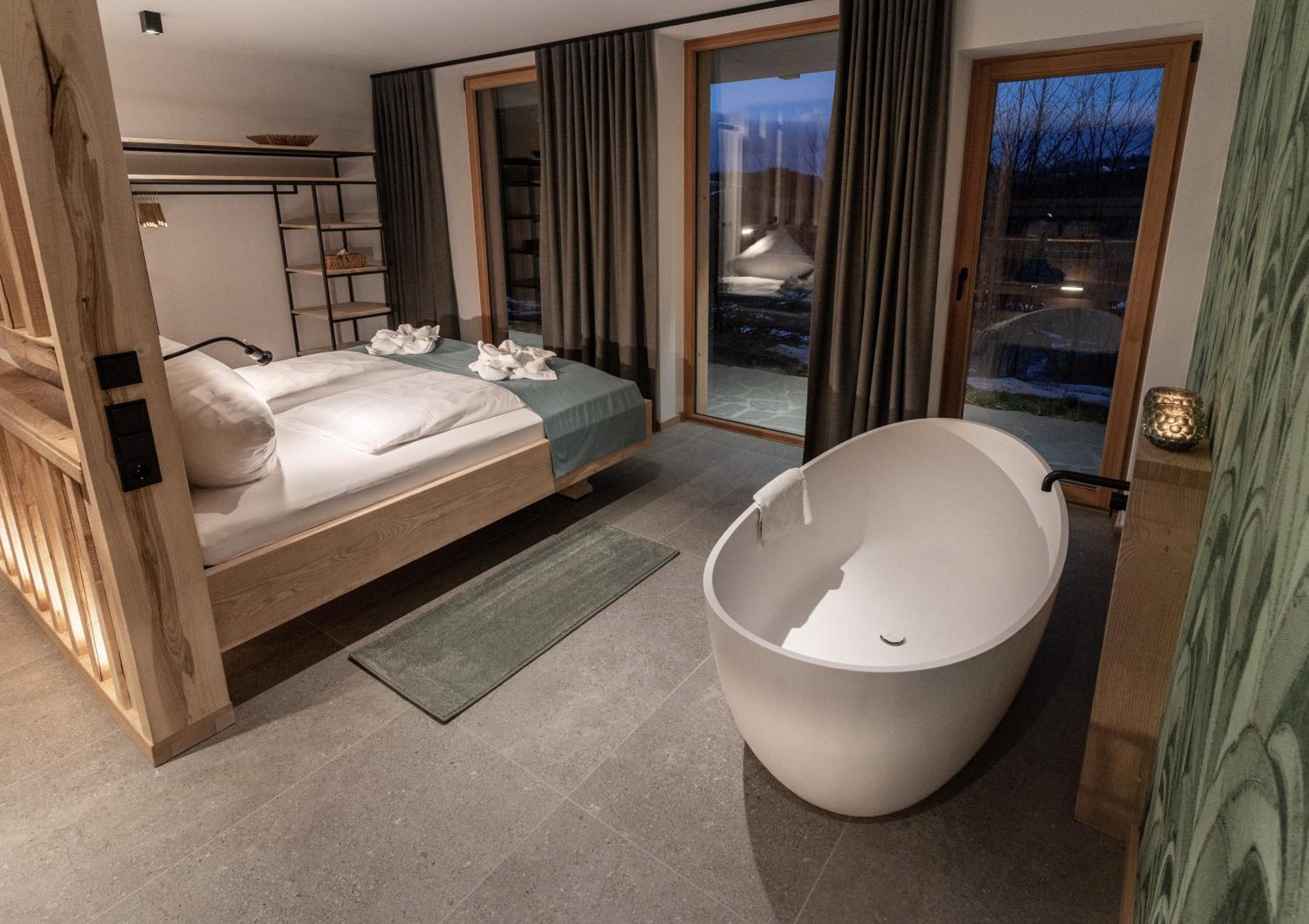 Forstgut - Premium Waldchalets und Lodge Suiten