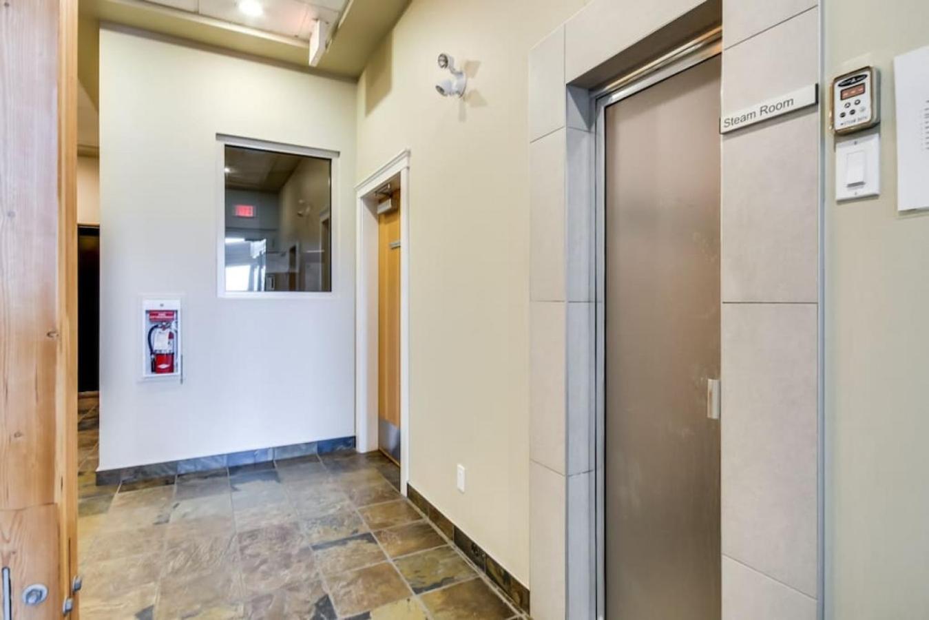 Top Floor Apartment at Amenity Rich Resort 406