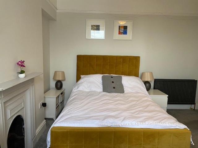 Central en-suite double room view 2